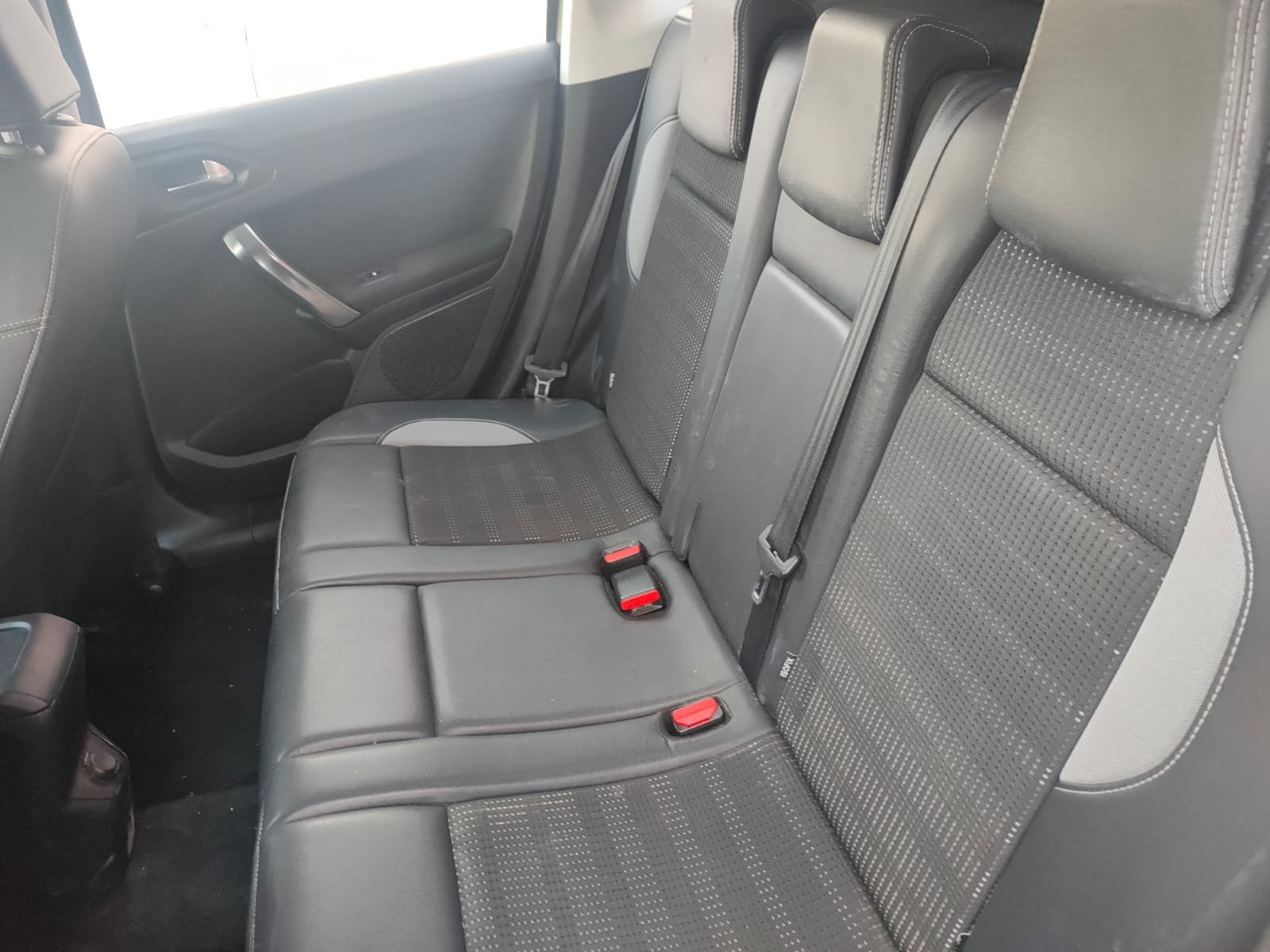 PEUGEOT 2008 ALLURE e-HDI