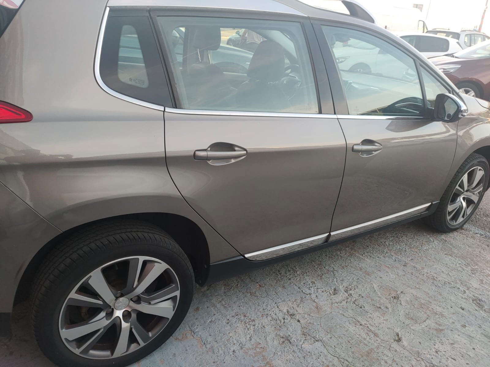 PEUGEOT 2008 ALLURE e-HDI