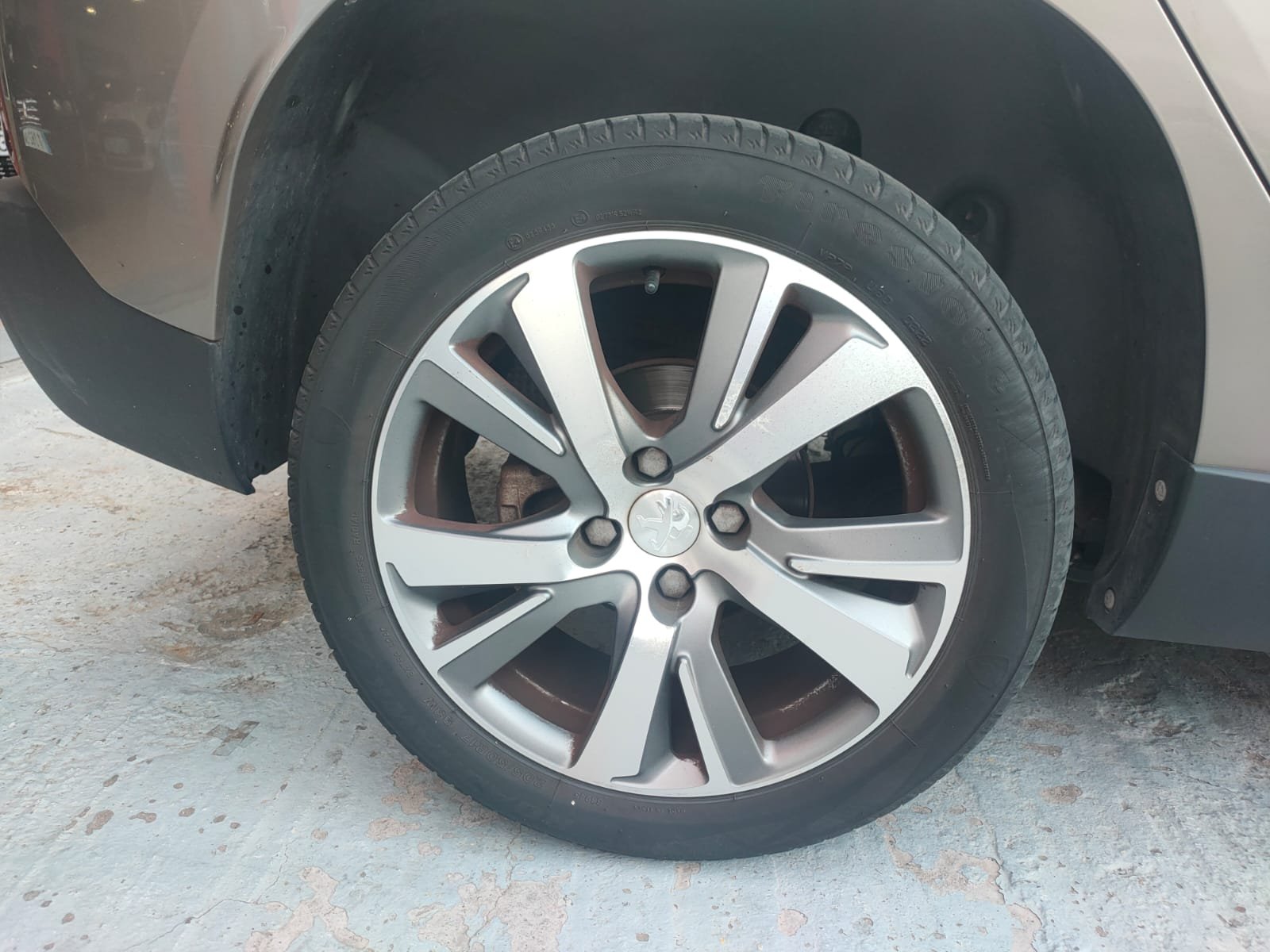 PEUGEOT 2008 ALLURE e-HDI
