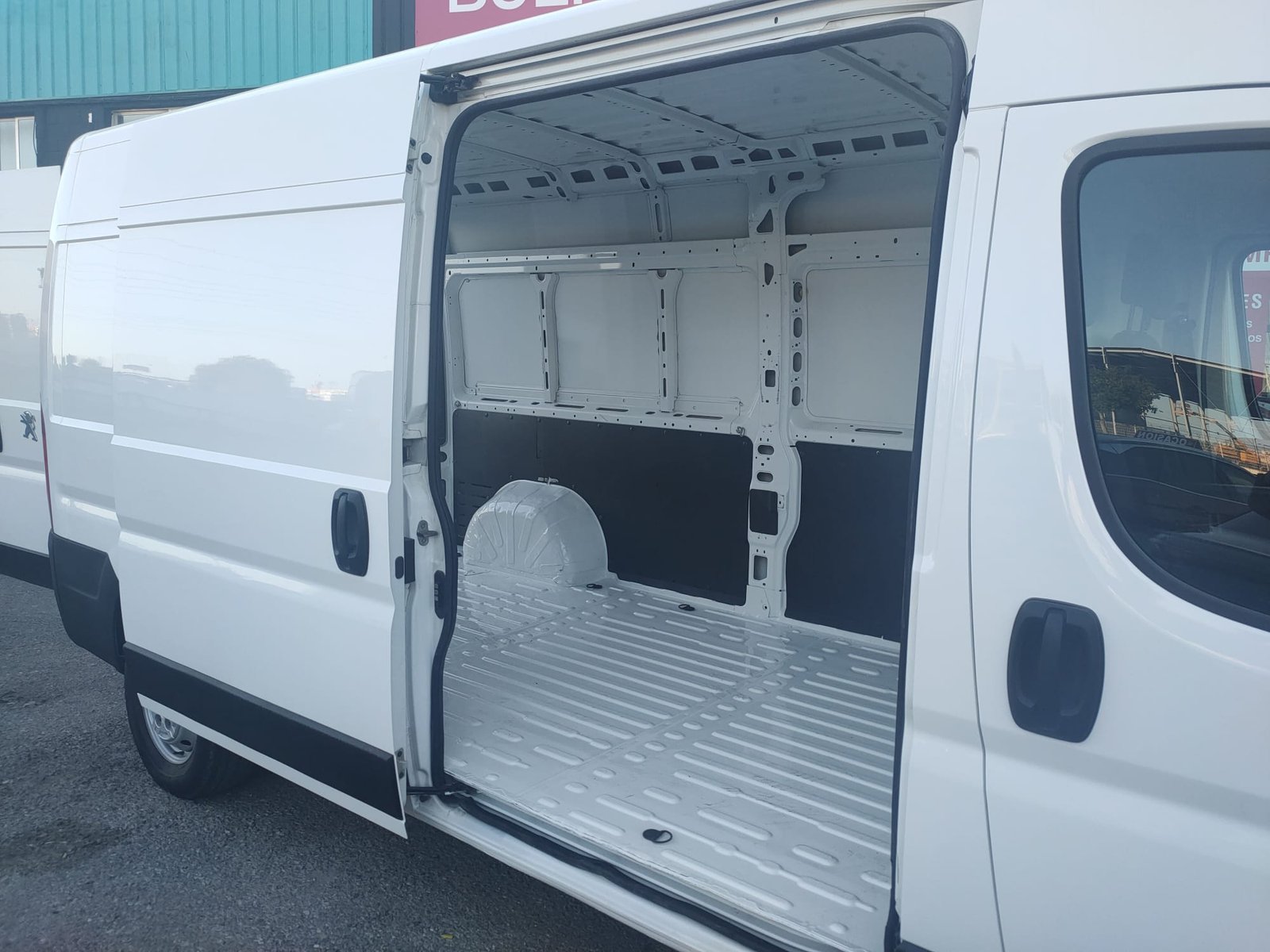 PEUGEOT BOXER
