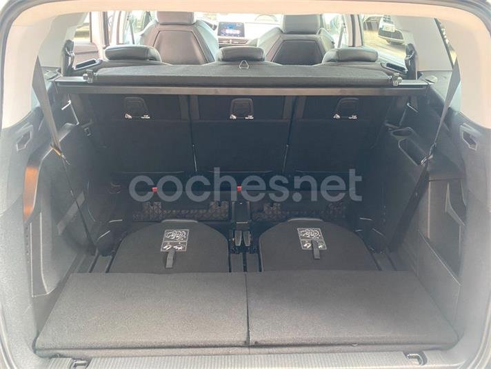 PEUGEOT 5008 Allure 1.2L PureTech SS