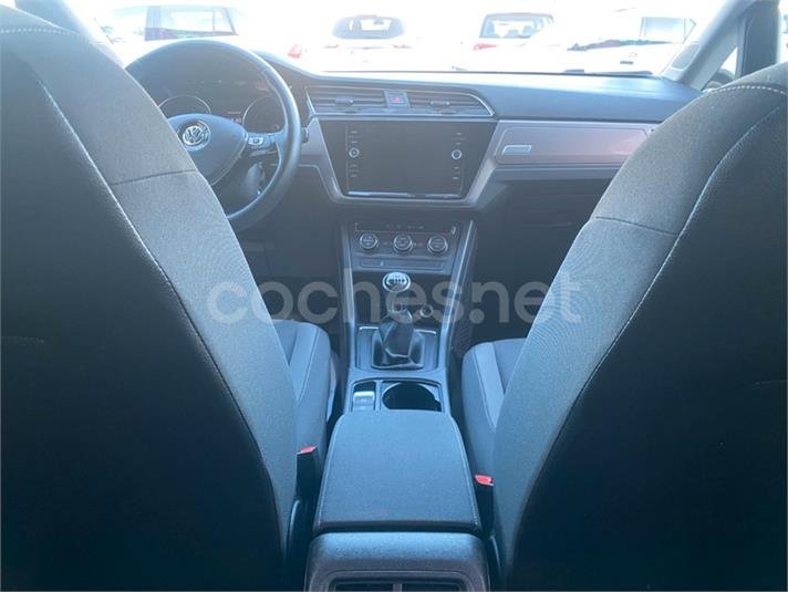 VOLKSWAGEN Touran Business Navi 1.6 TDI