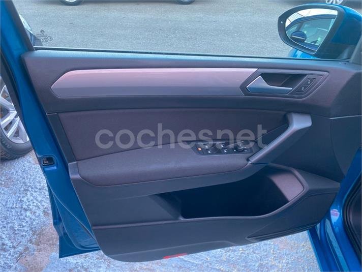 VOLKSWAGEN Touran Business Navi 1.6 TDI