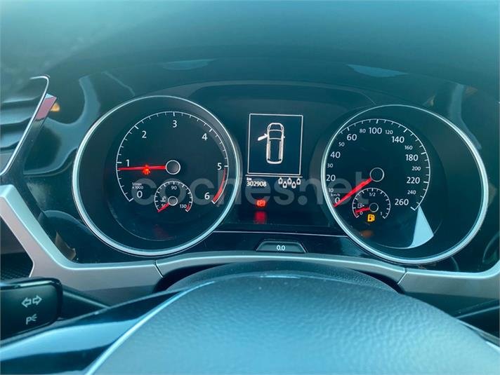 VOLKSWAGEN Touran Business Navi 1.6 TDI