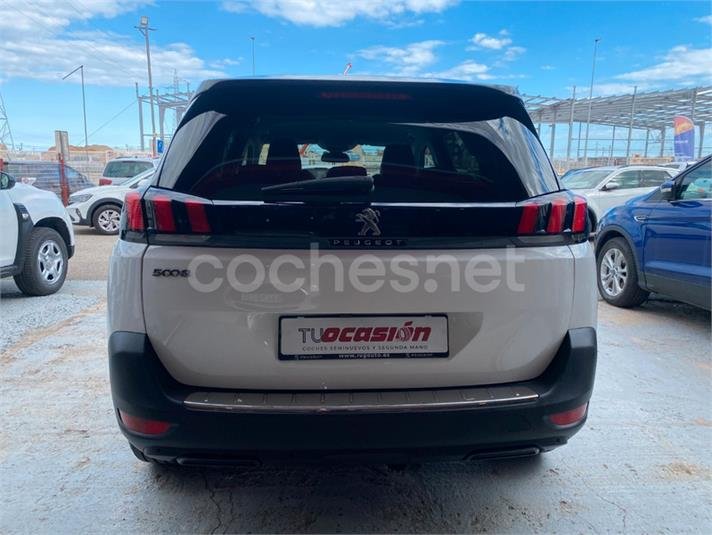 PEUGEOT 5008 Allure 1.2L PureTech SS
