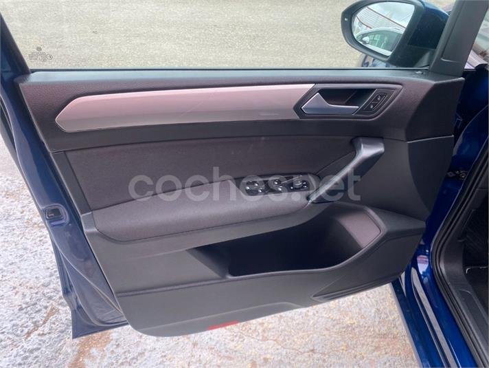 VOLKSWAGEN Touran Business Navi 1.6 TDI BMT