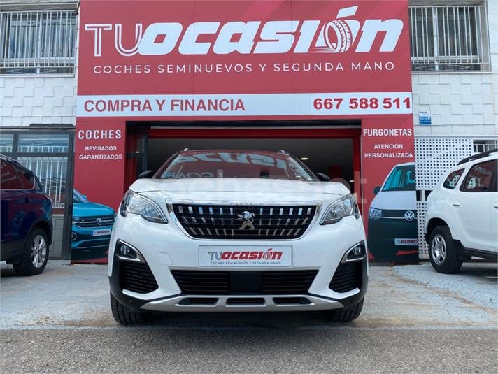 PEUGEOT 5008 Allure 1.2L PureTech SS
