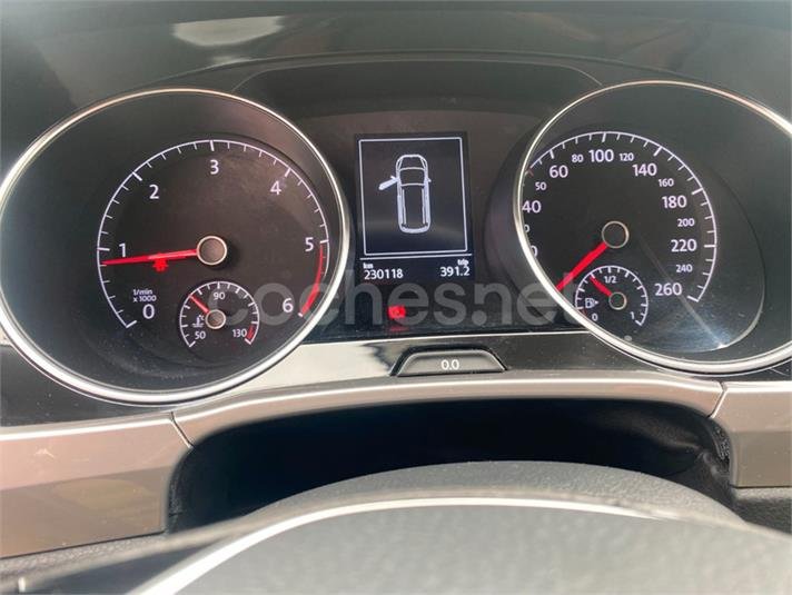 VOLKSWAGEN Touran Business Navi 2.0 TDI