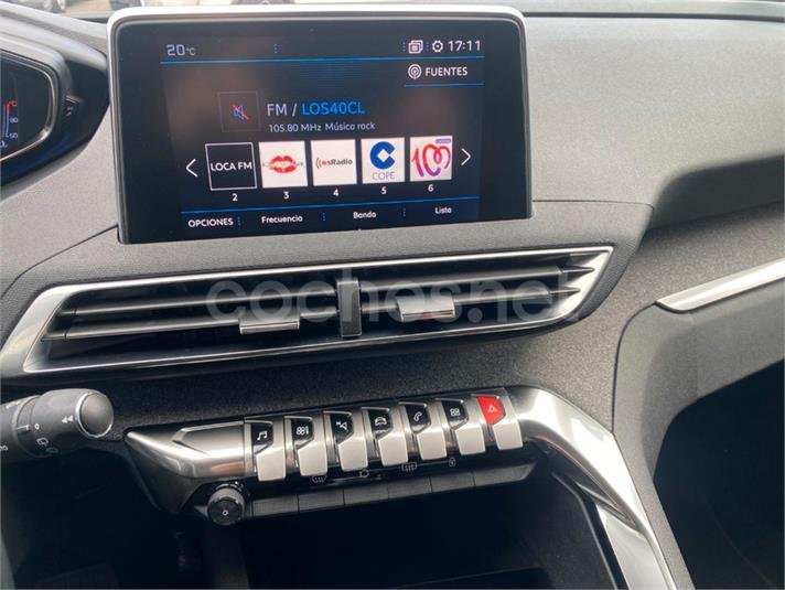 PEUGEOT 5008 Allure 1.2L PureTech SS