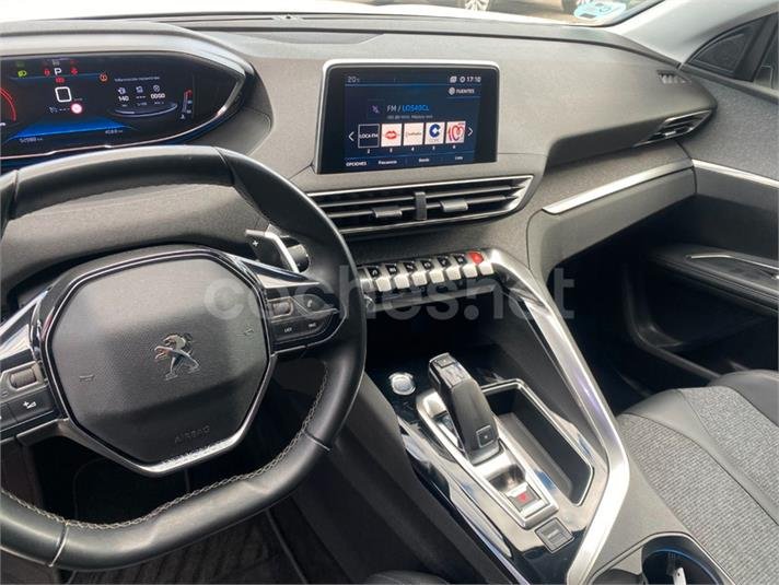PEUGEOT 5008 Allure 1.2L PureTech SS