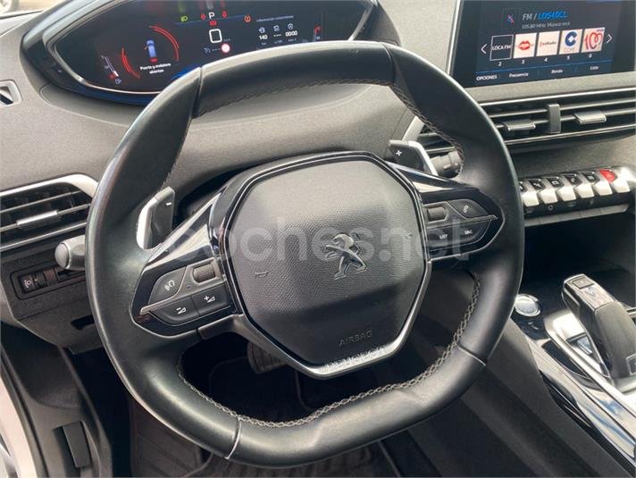 PEUGEOT 5008 Allure 1.2L PureTech SS