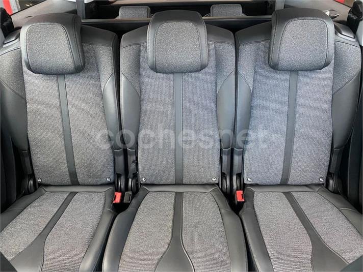 PEUGEOT 5008 Allure 1.2L PureTech SS