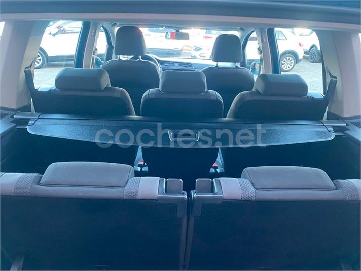 VOLKSWAGEN Touran Business Navi 1.6 TDI