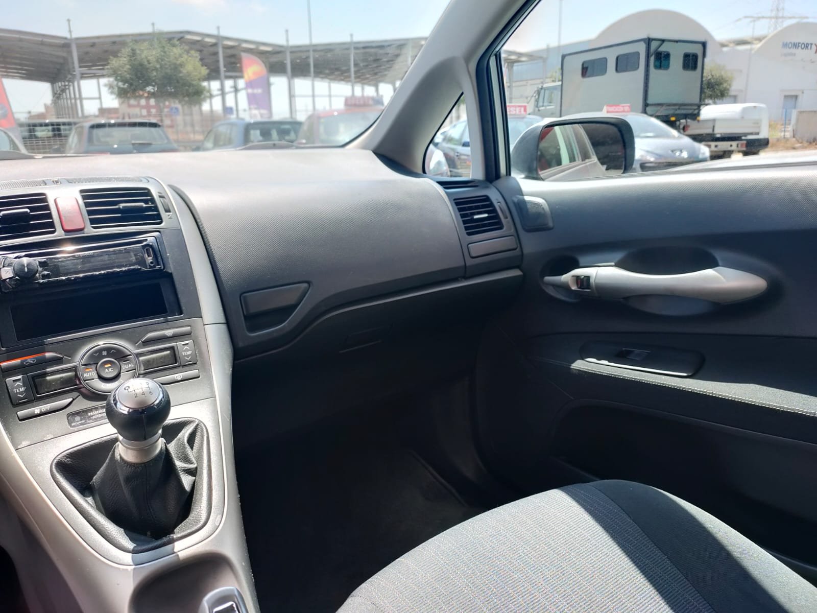 TOYOTA Auris Active