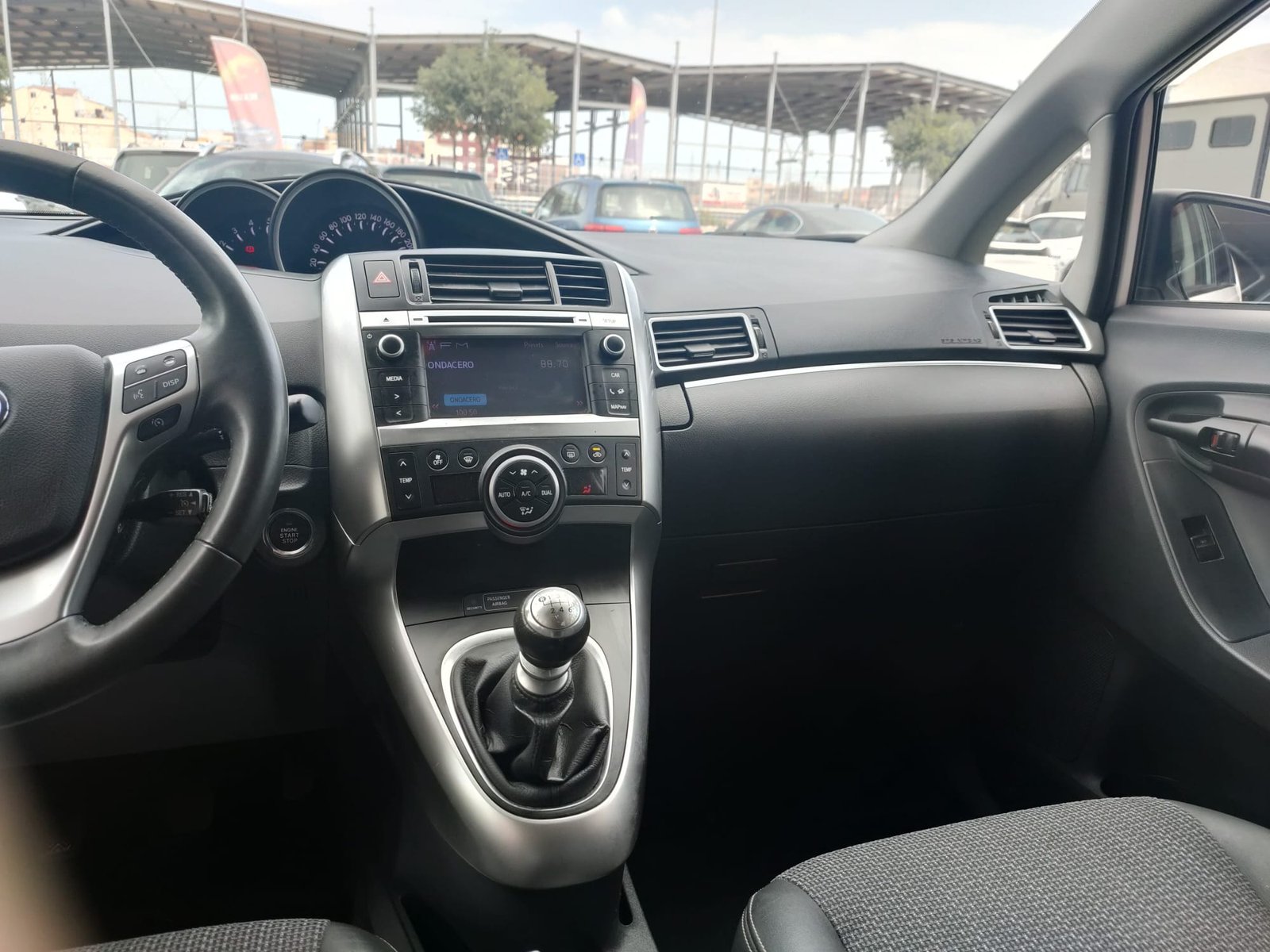 TOYOTA VERSO