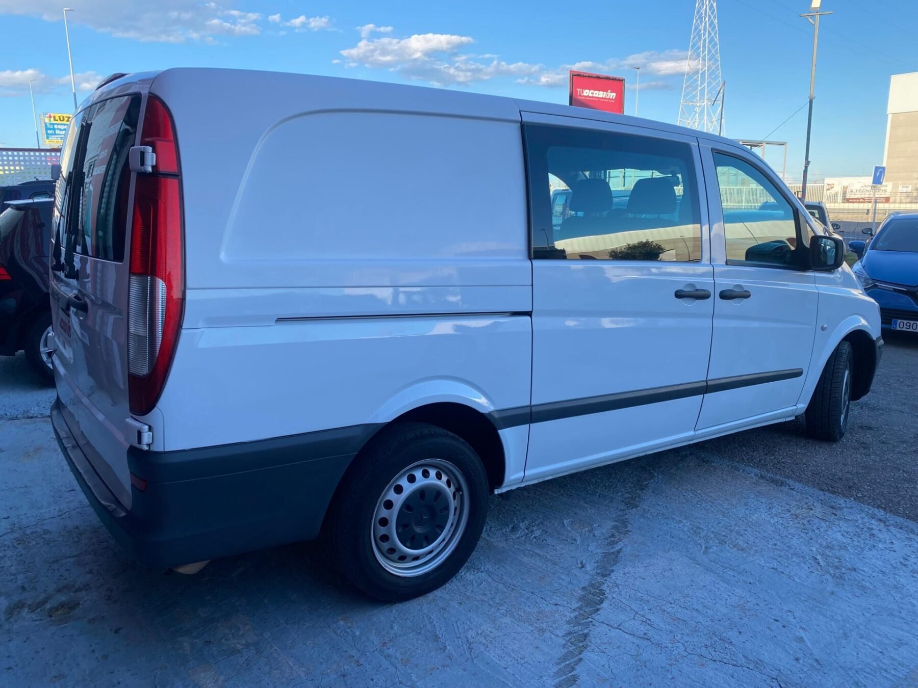 MERCEDES-BENZ VITO SHUTTLE 2.15 CDI MINIBUS LARGO