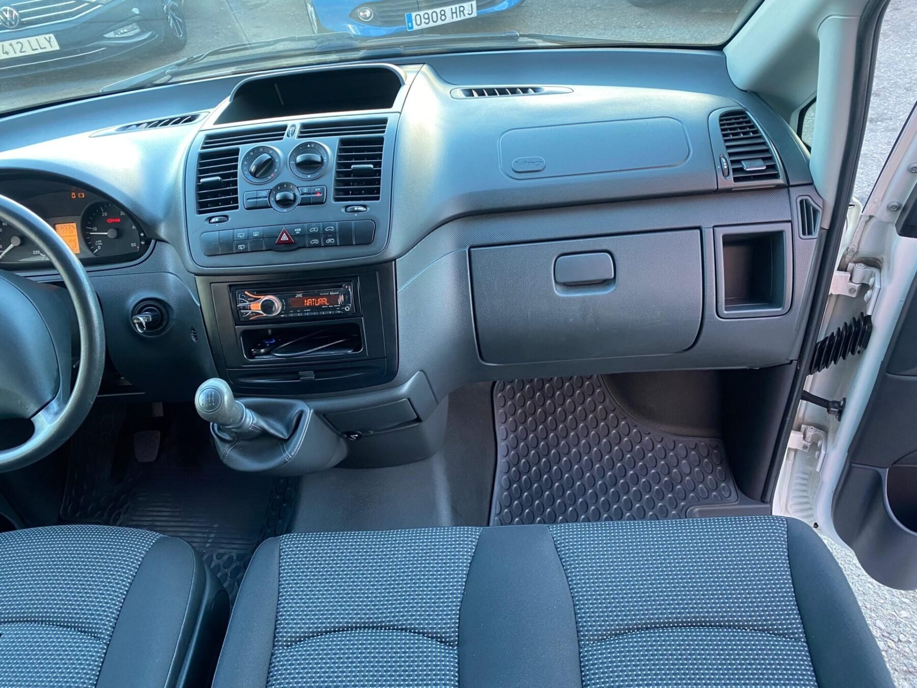 MERCEDES-BENZ VITO SHUTTLE 2.15 CDI MINIBUS LARGO