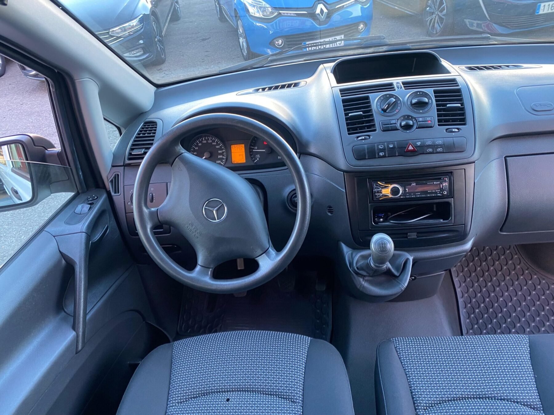 MERCEDES-BENZ VITO SHUTTLE 2.15 CDI MINIBUS LARGO