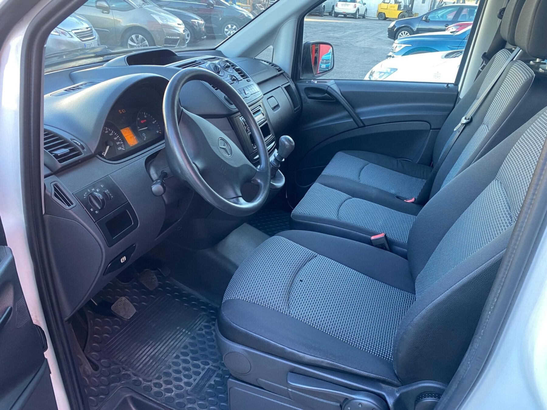 MERCEDES-BENZ VITO SHUTTLE 2.15 CDI MINIBUS LARGO