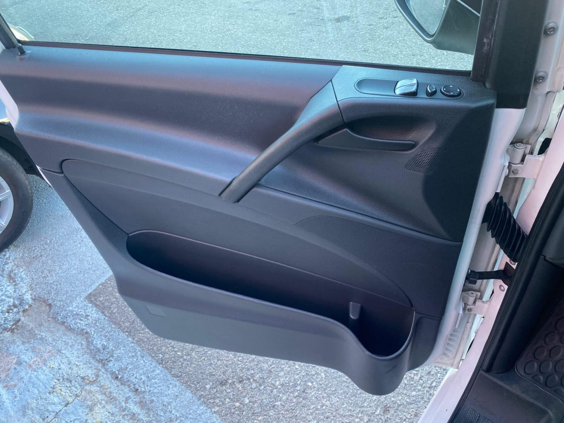 MERCEDES-BENZ VITO SHUTTLE 2.15 CDI MINIBUS LARGO