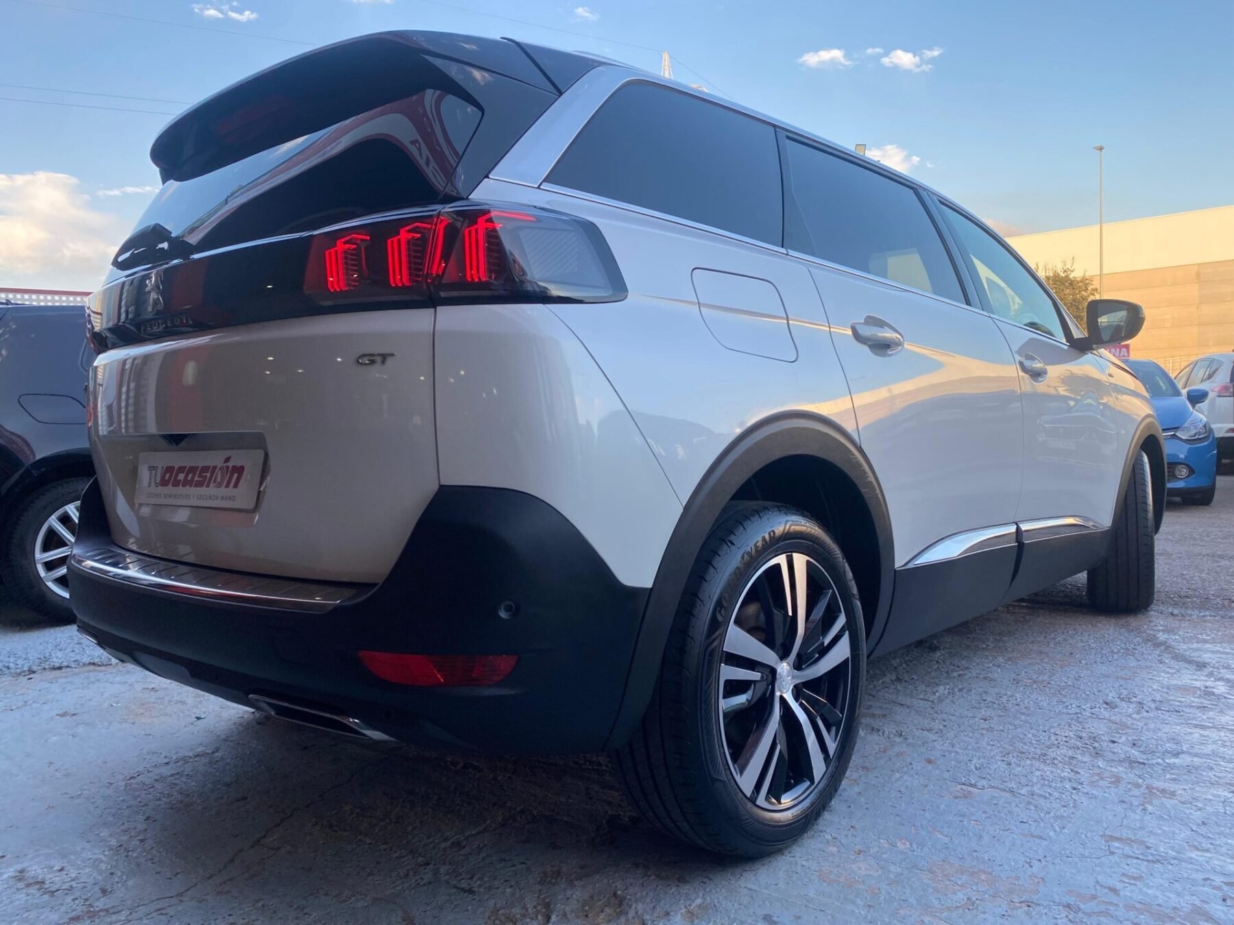 PEUGEOT 5008 GT 15 BLUEHDI EAT8