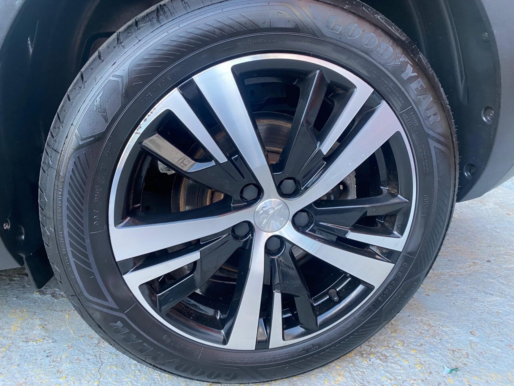 PEUGEOT 5008 GT 15 BLUEHDI EAT8