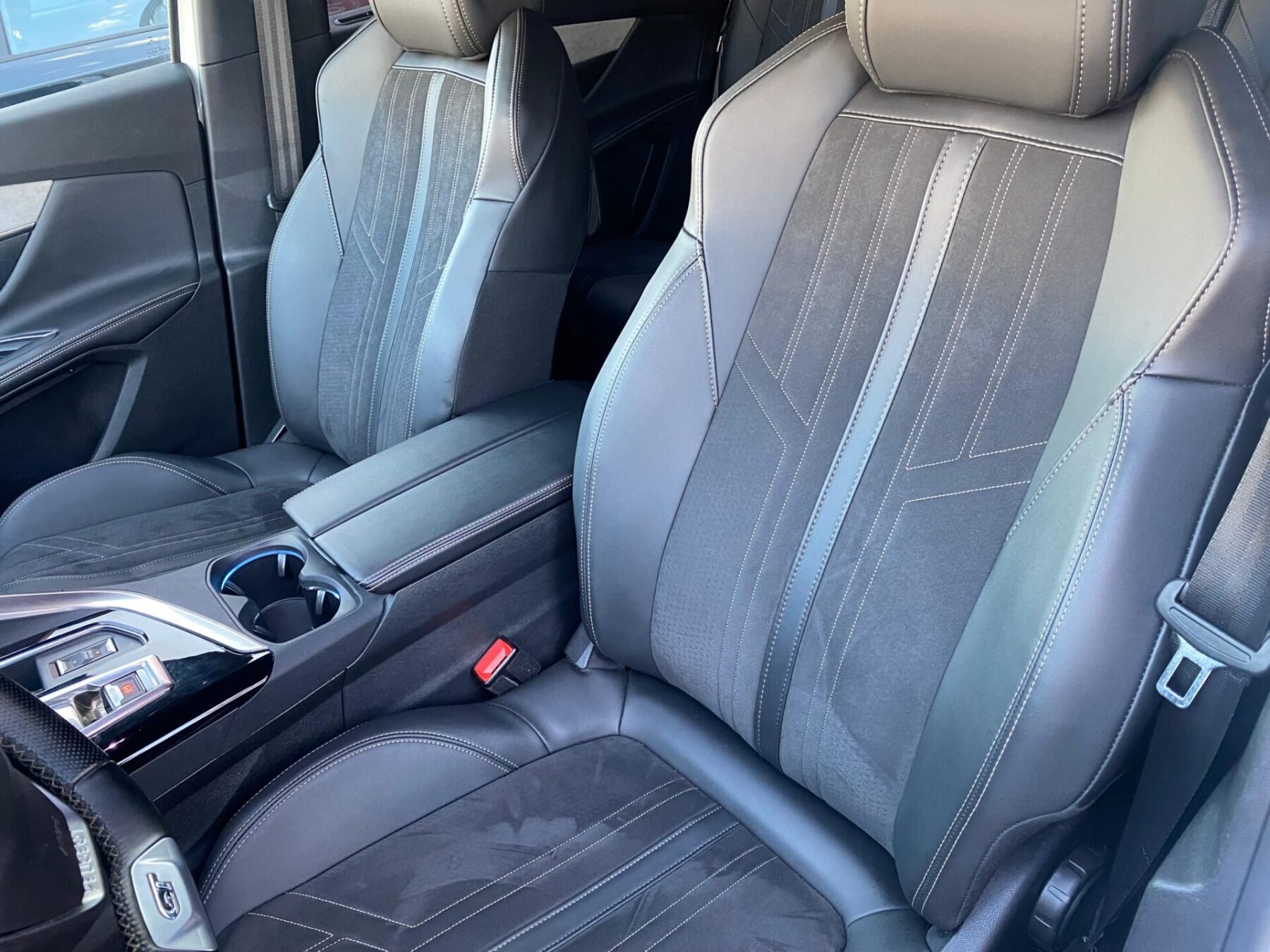 PEUGEOT 5008 GT 15 BLUEHDI EAT8