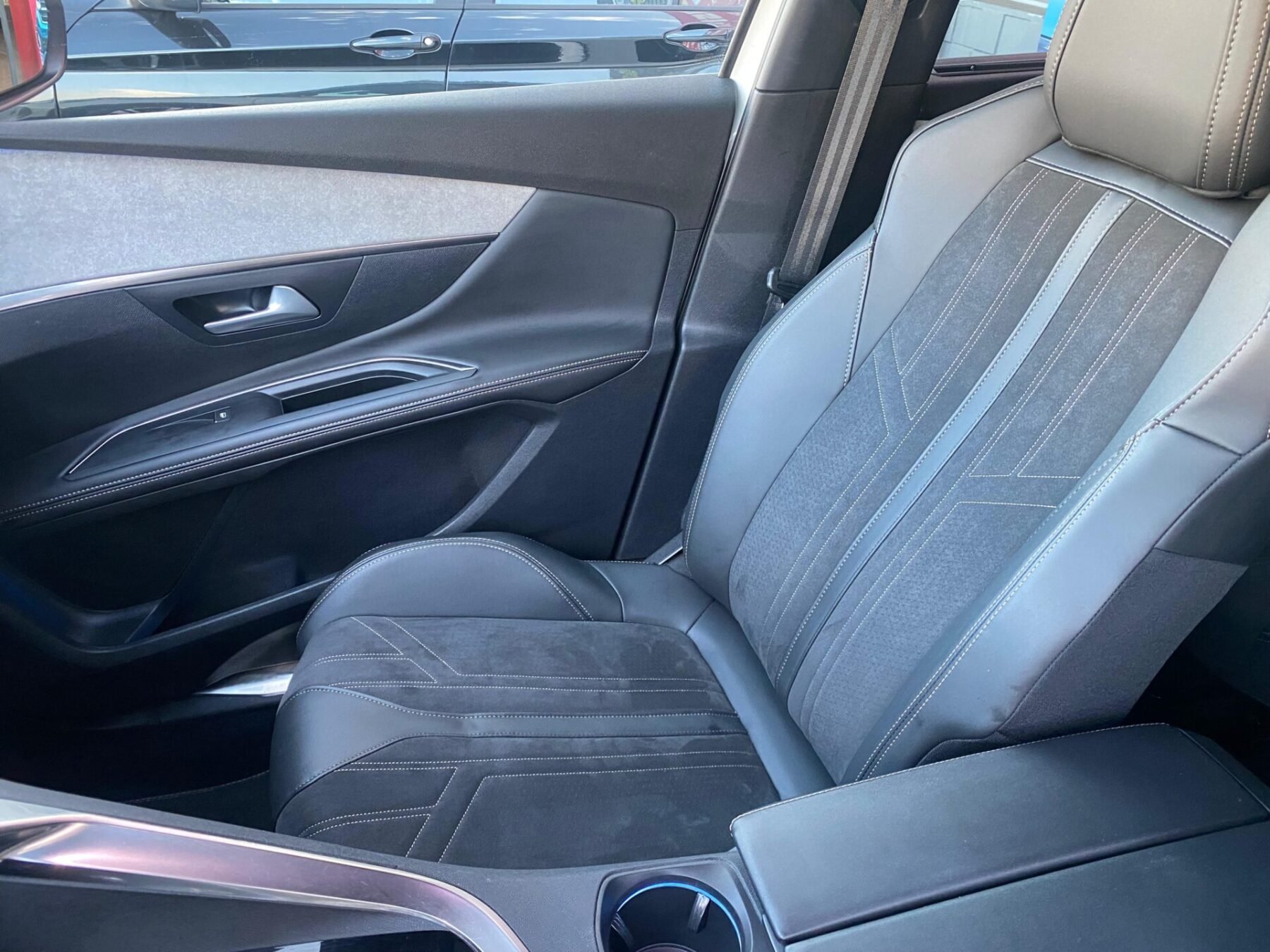 PEUGEOT 5008 GT 15 BLUEHDI EAT8