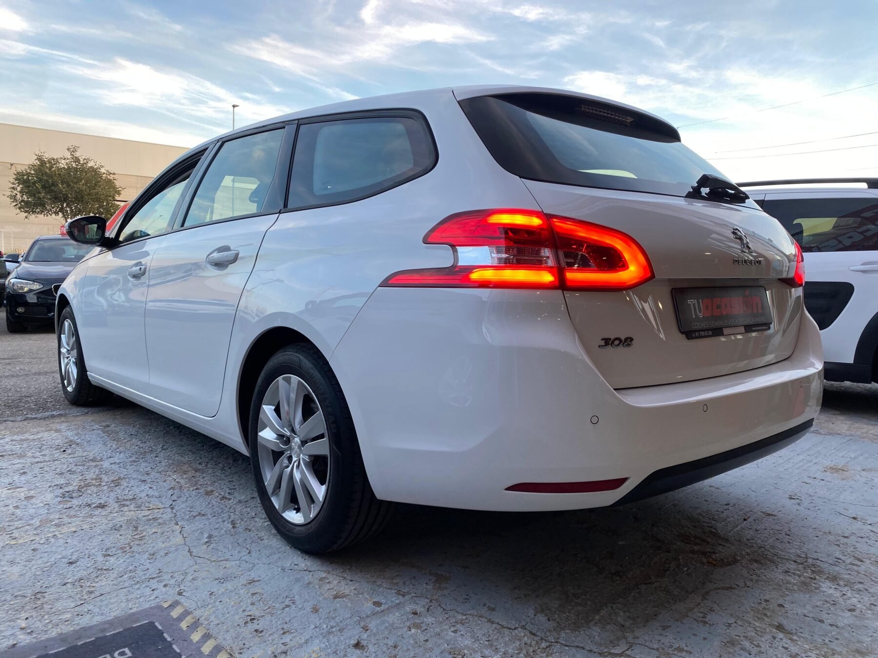 PEUGEOT 308 PEUGEOT 308 SW ACTIVE PACK BLUE HDI 130 SS EAT8