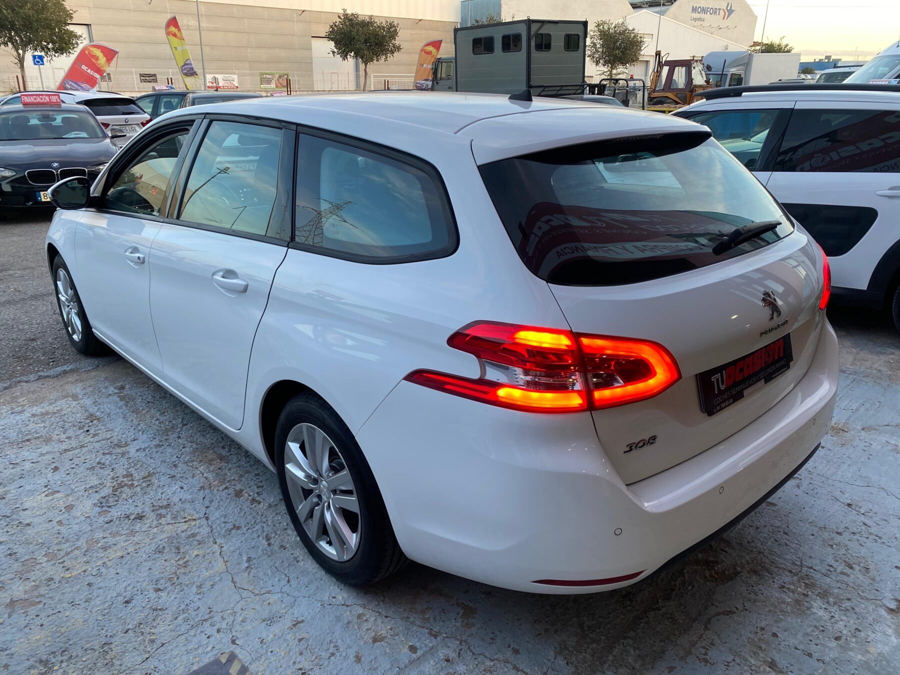 PEUGEOT 308 PEUGEOT 308 SW ACTIVE PACK BLUE HDI 130 SS EAT8