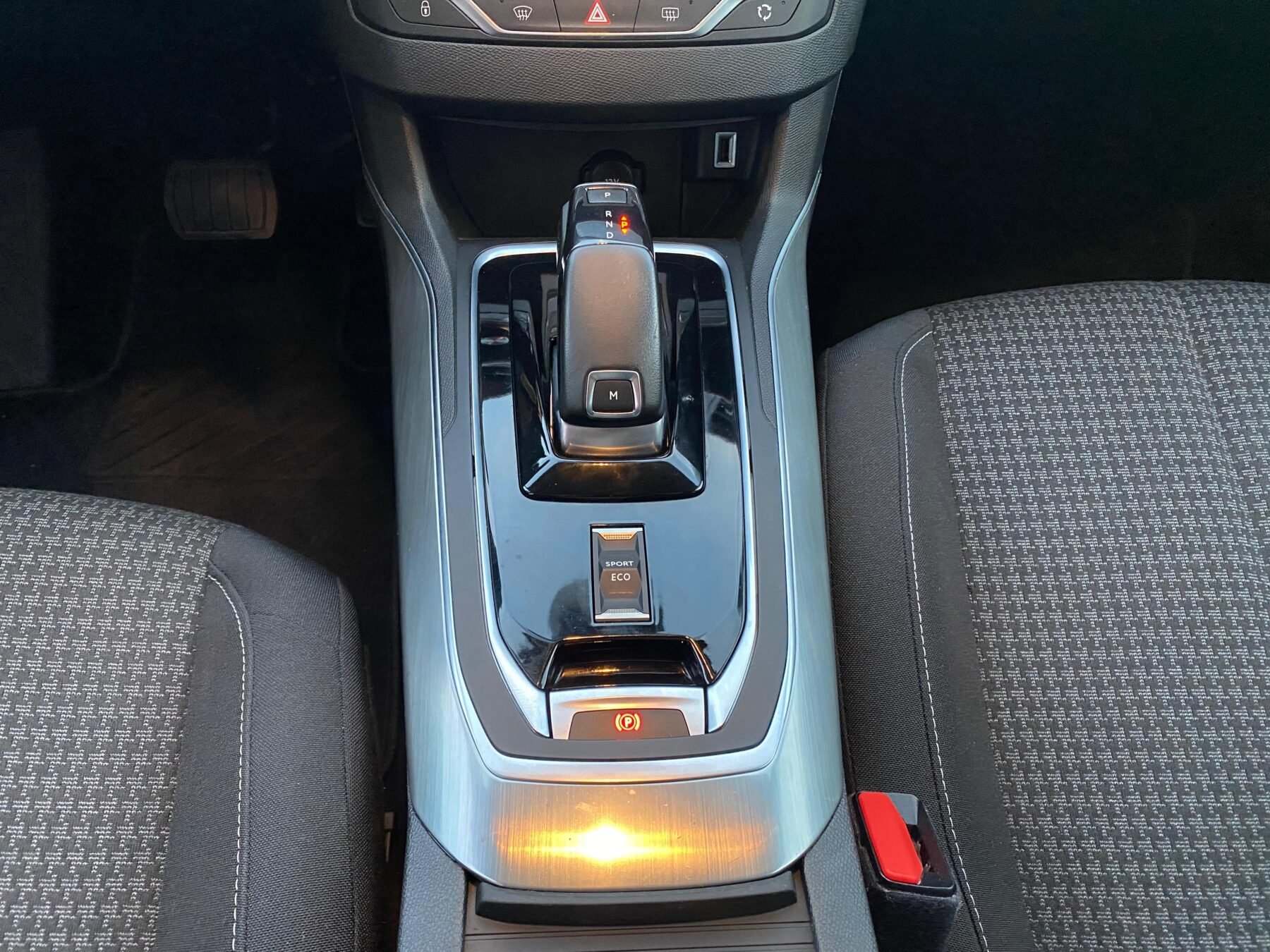 PEUGEOT 308 PEUGEOT 308 SW ACTIVE PACK BLUE HDI 130 SS EAT8