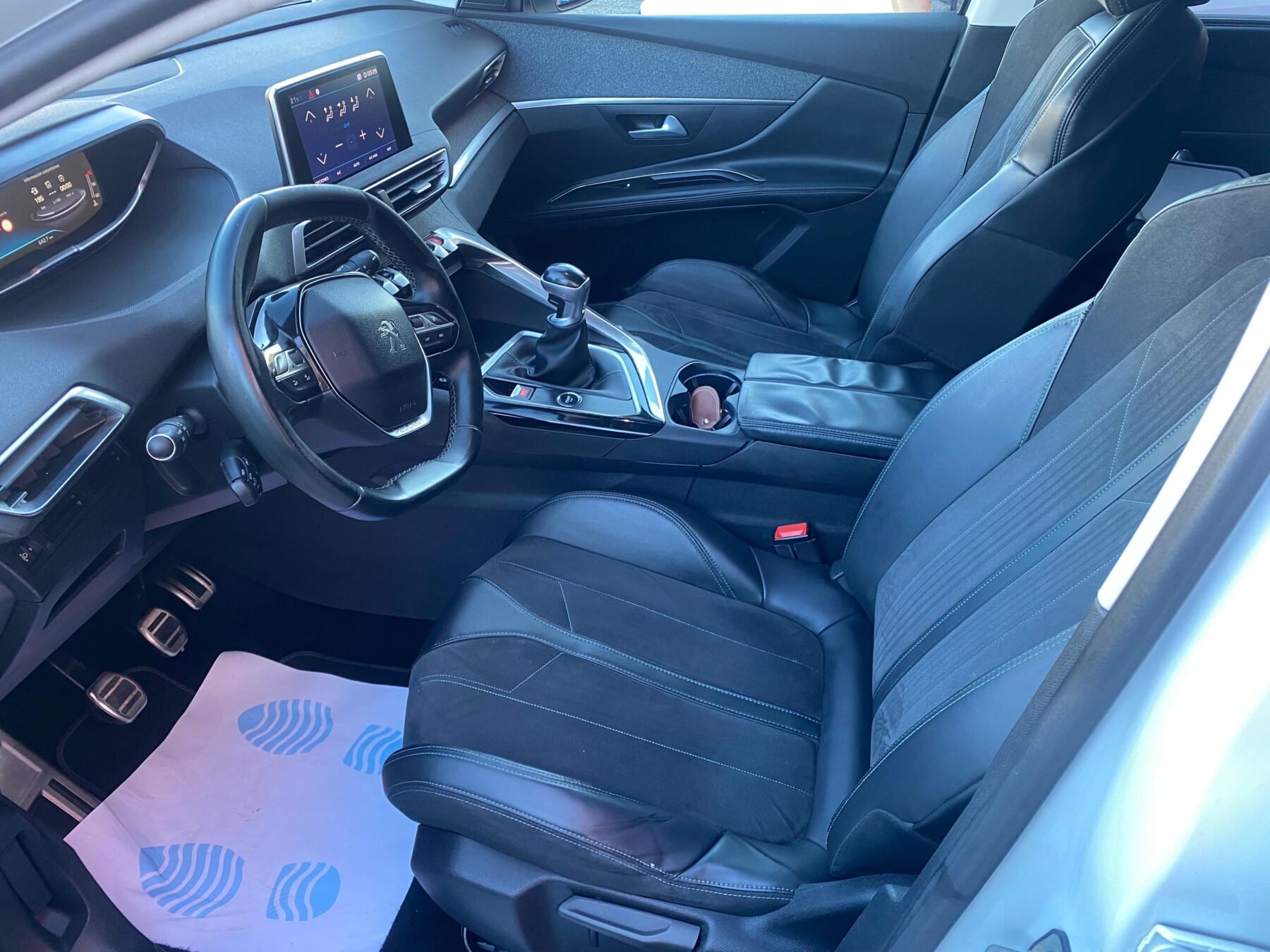 PEUGEOT 5008 GT LINE 1.5 BLUEHDI