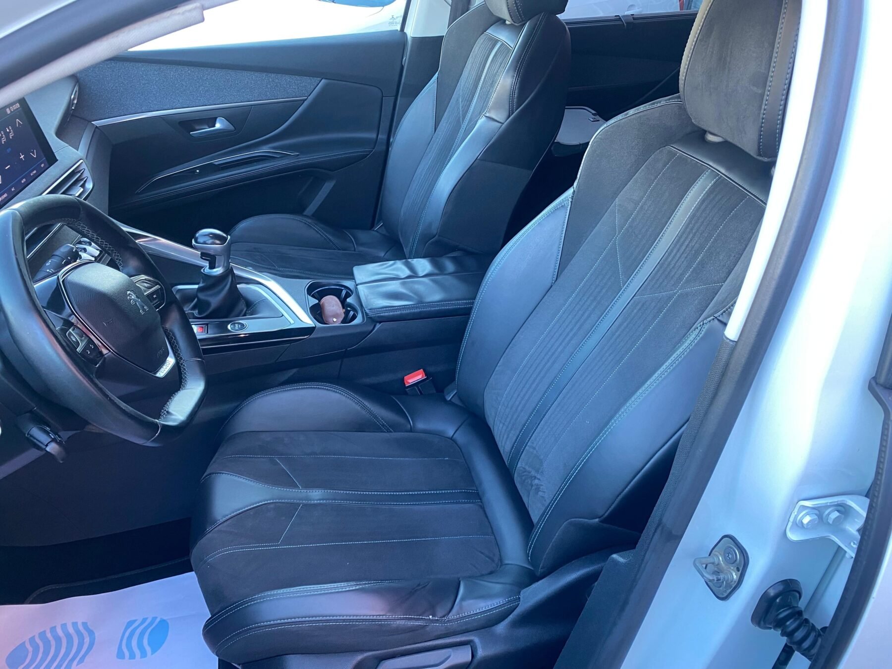 PEUGEOT 5008 GT LINE 1.5 BLUEHDI