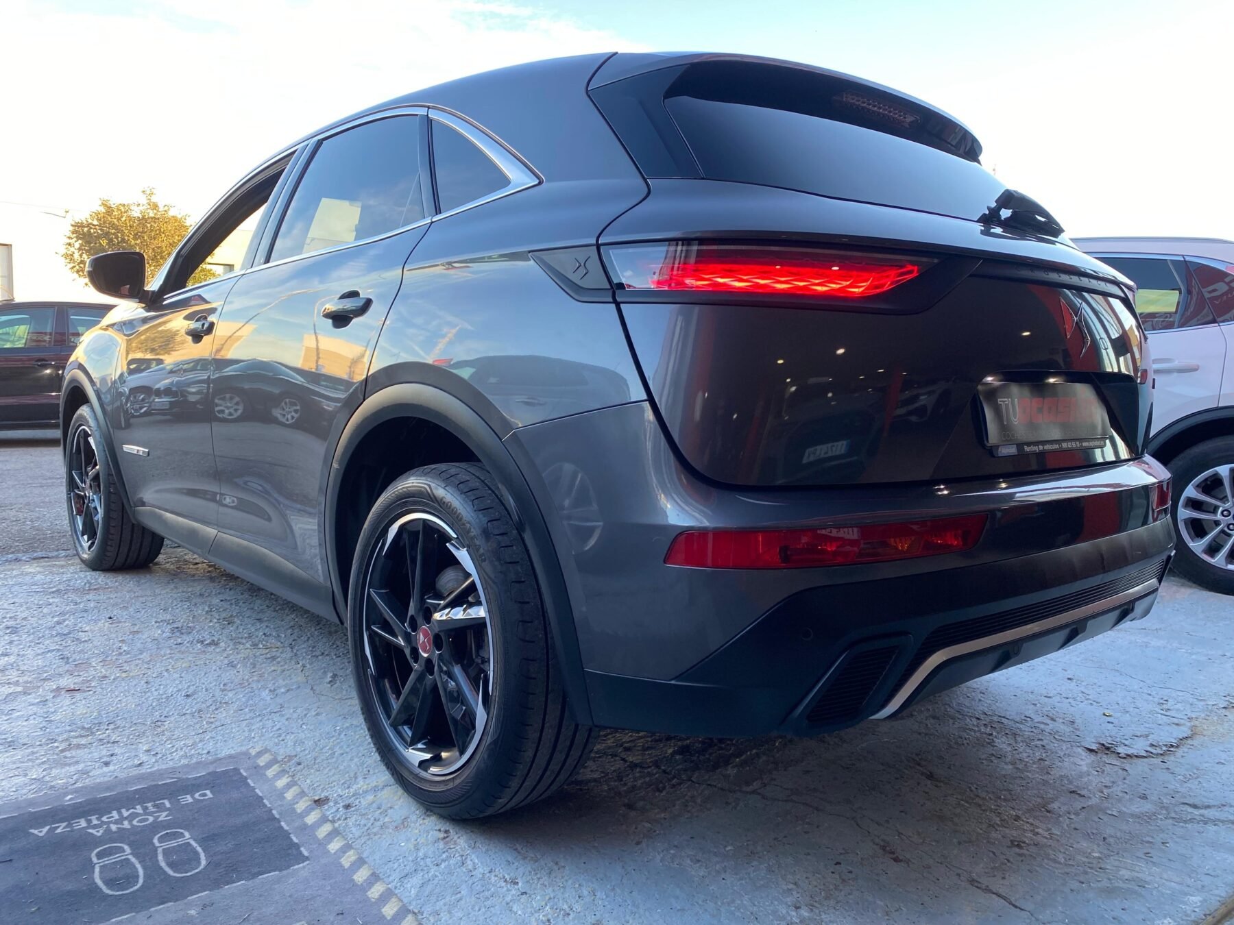 DS 7 BLUEHDI AT PERF. LINE