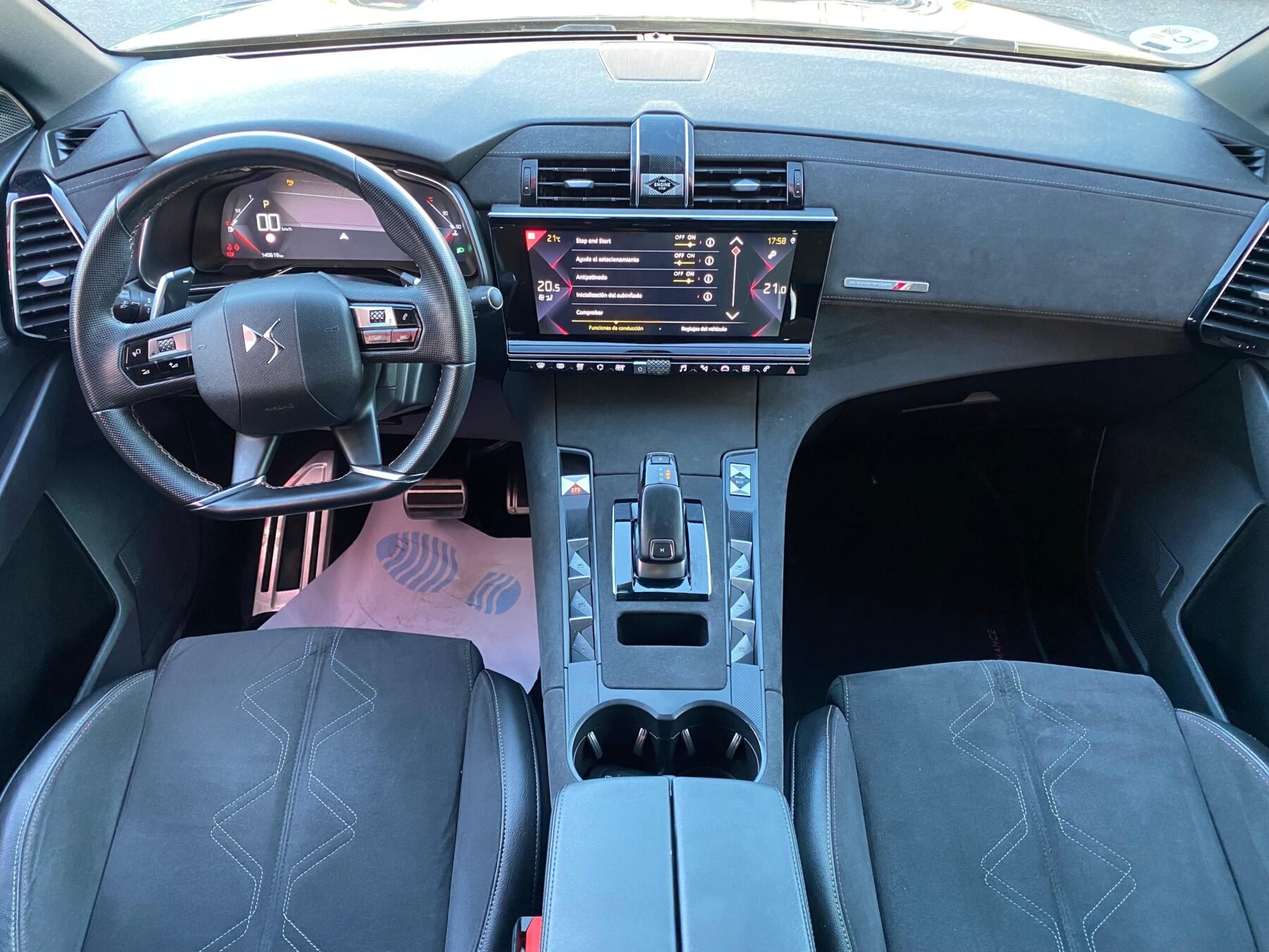 DS 7 BLUEHDI AT PERF. LINE