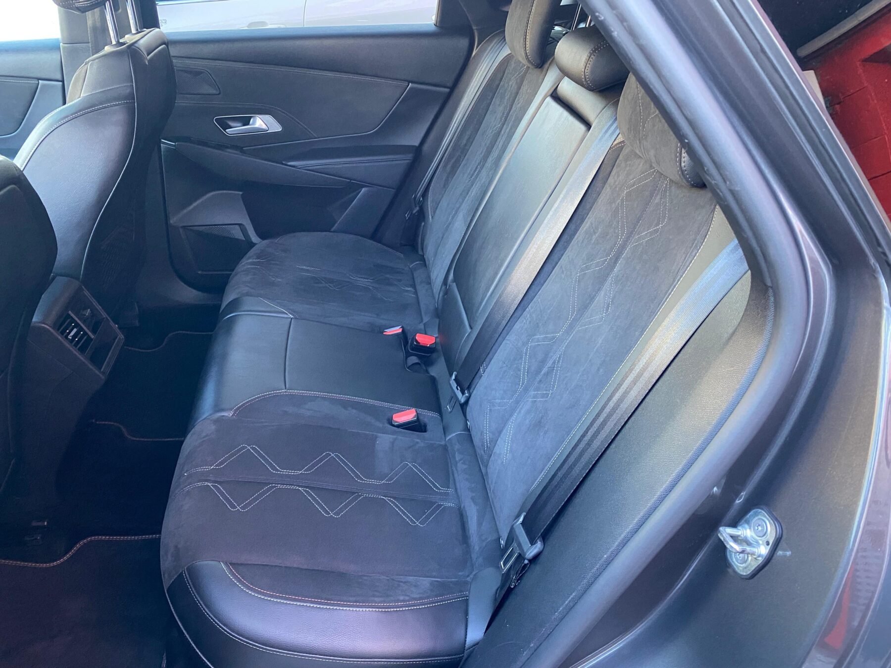 DS 7 BLUEHDI AT PERF. LINE