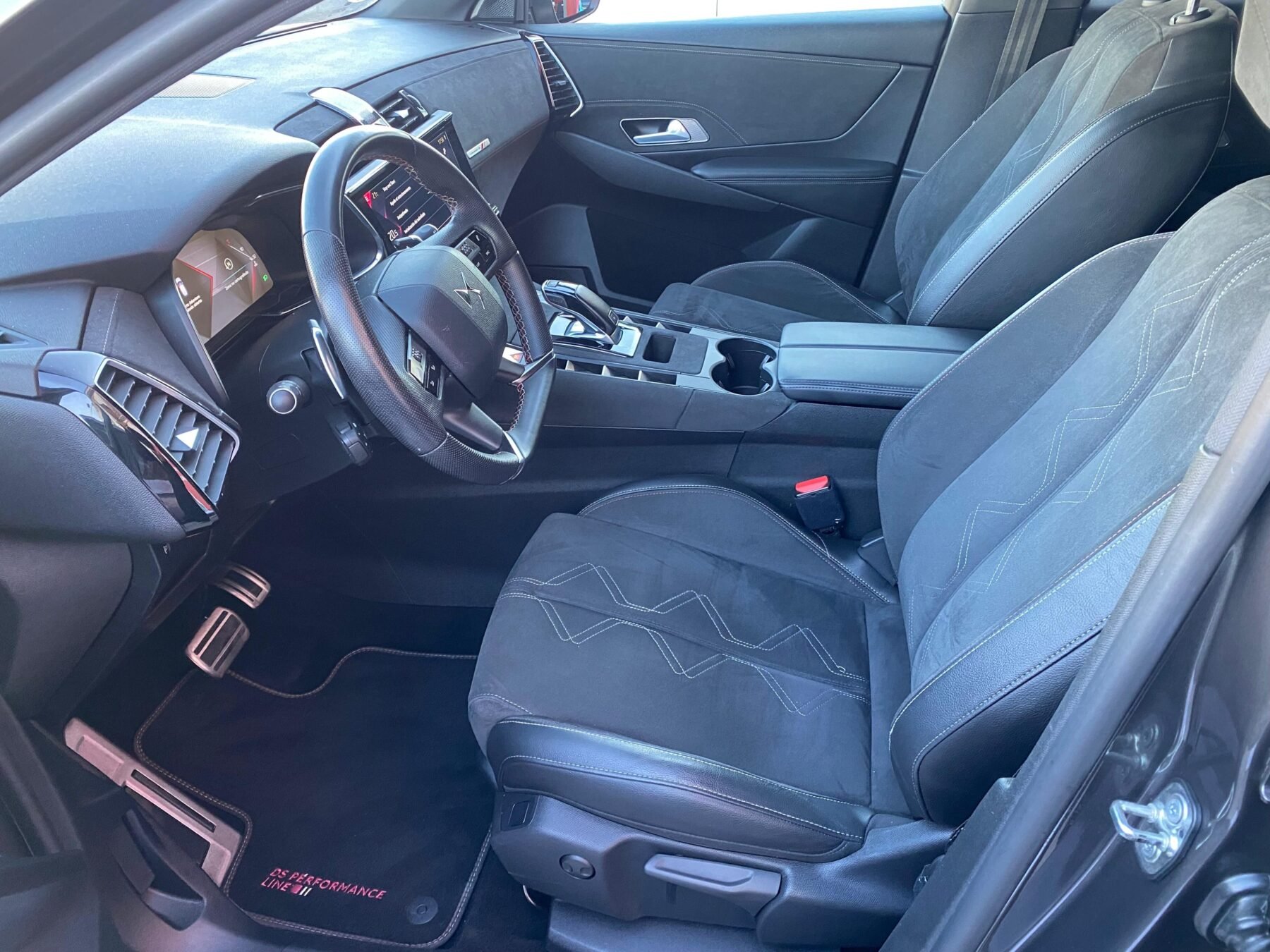 DS 7 BLUEHDI AT PERF. LINE