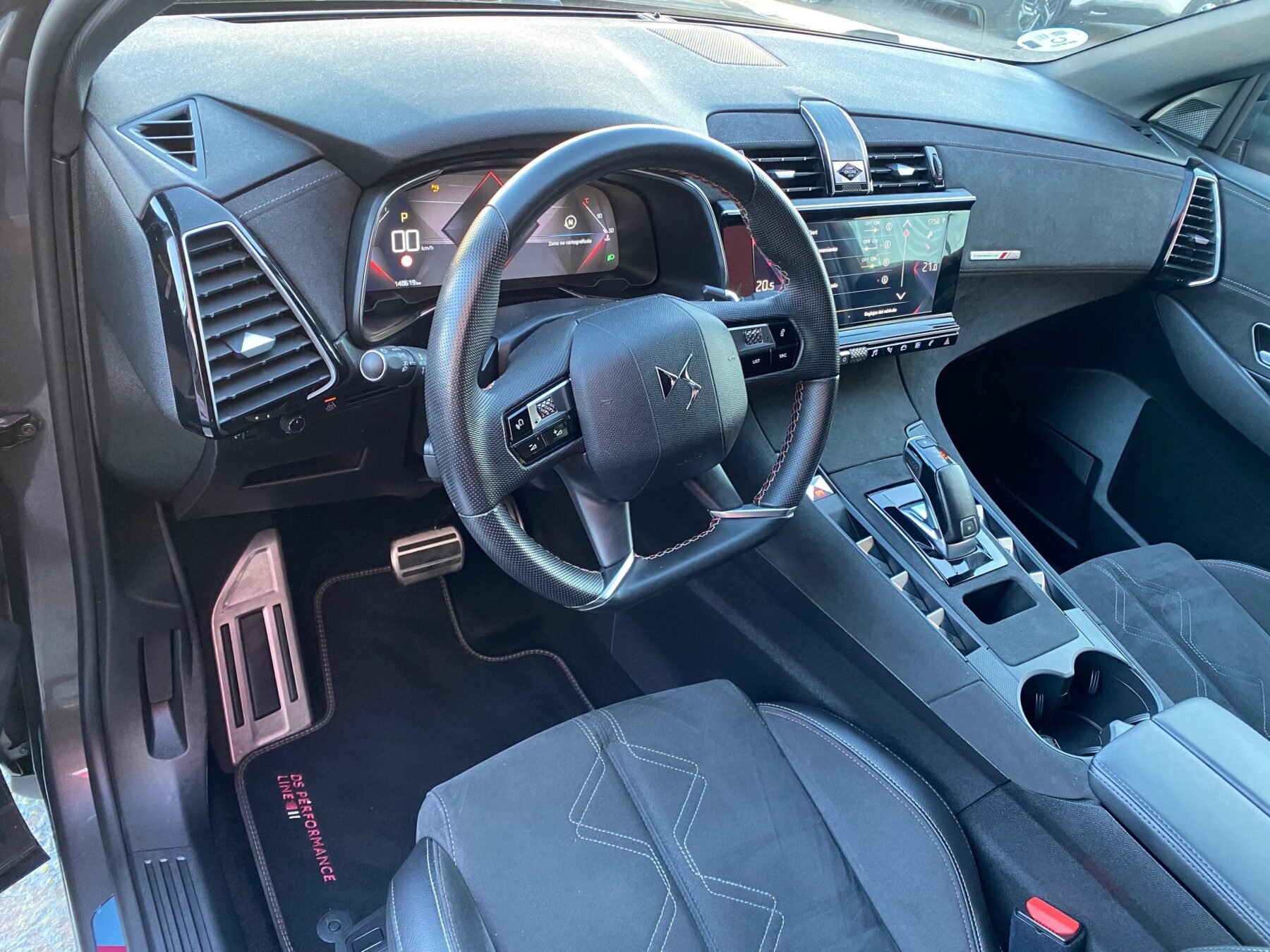 DS 7 BLUEHDI AT PERF. LINE