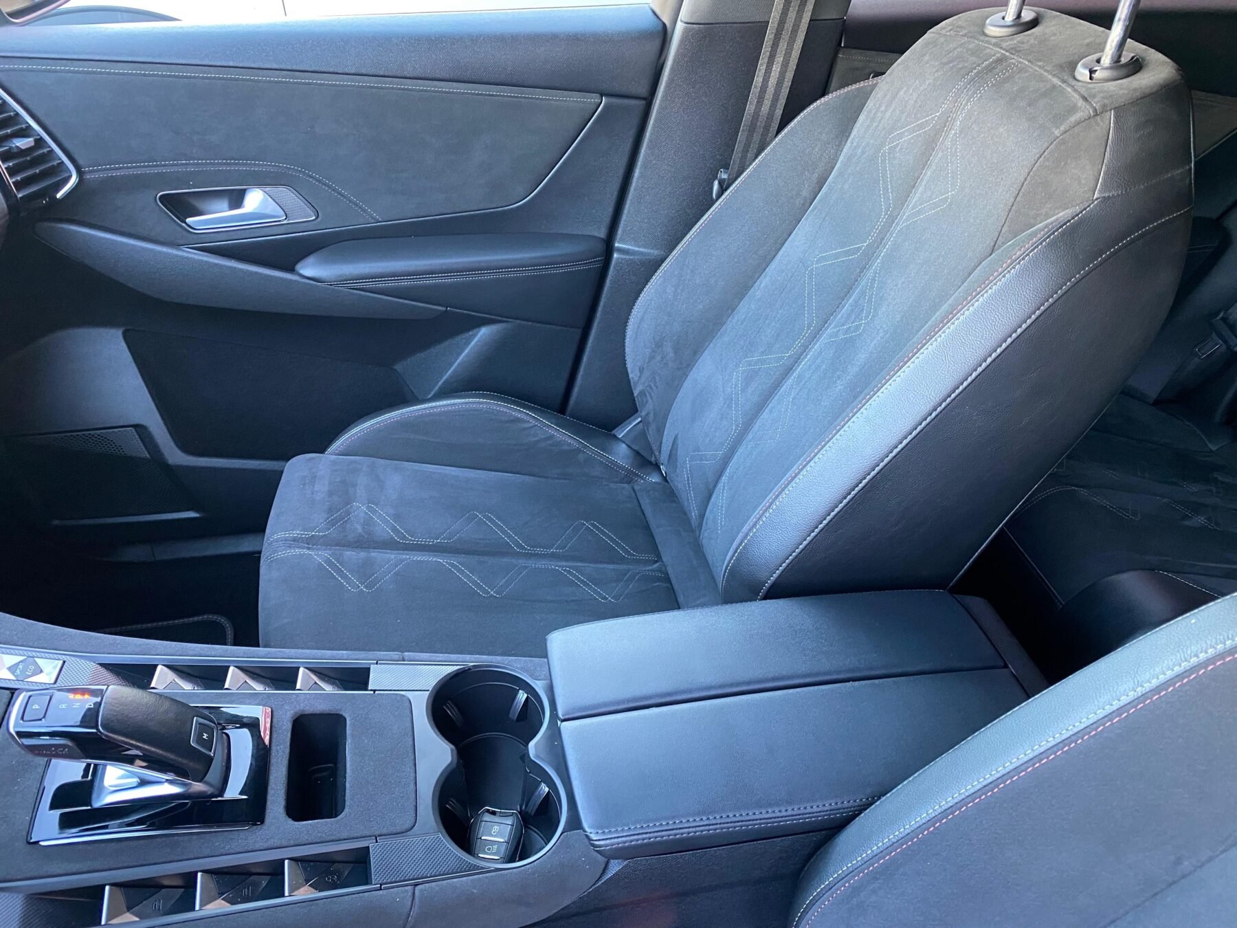 DS 7 BLUEHDI AT PERF. LINE