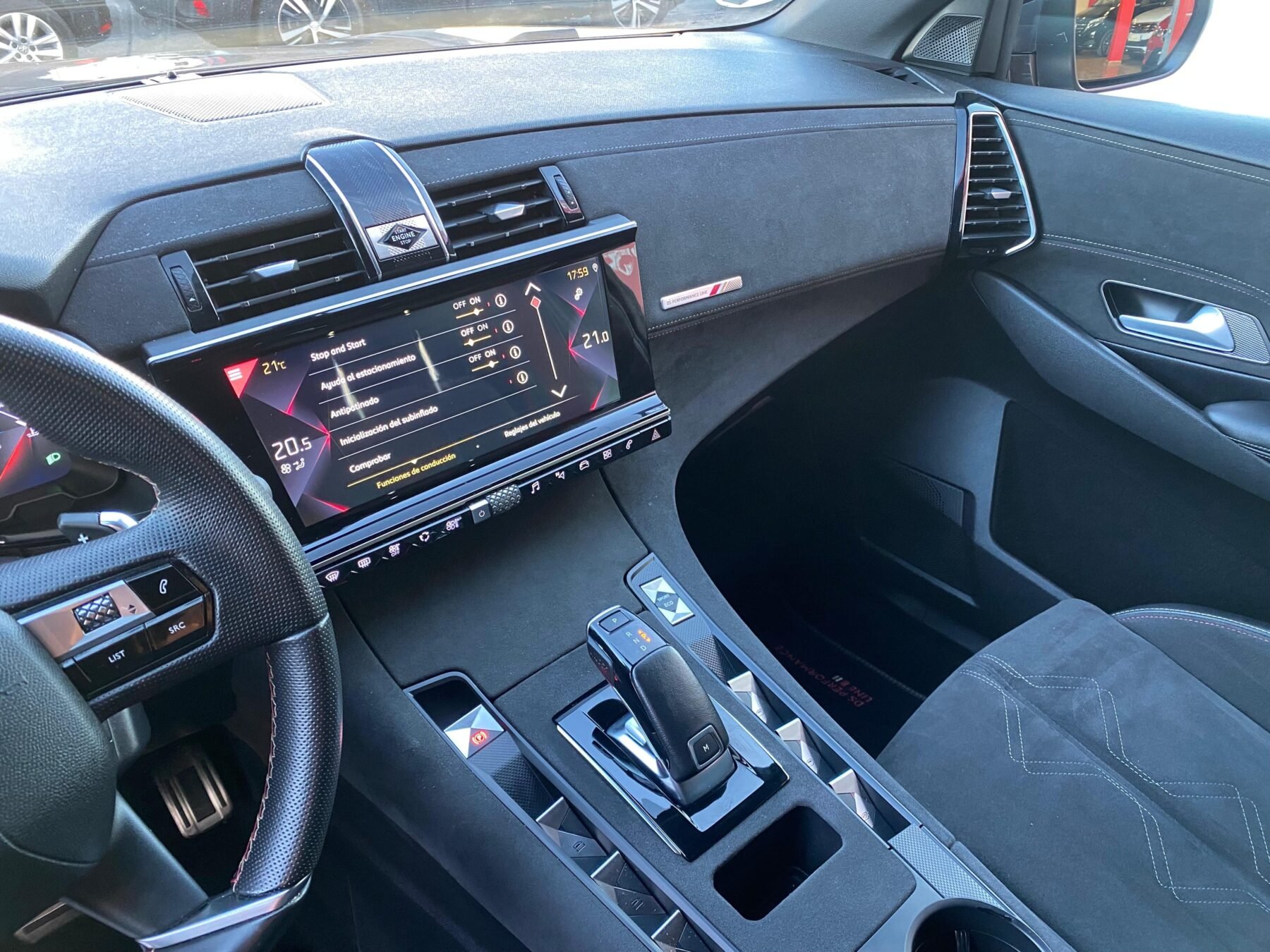 DS 7 BLUEHDI AT PERF. LINE