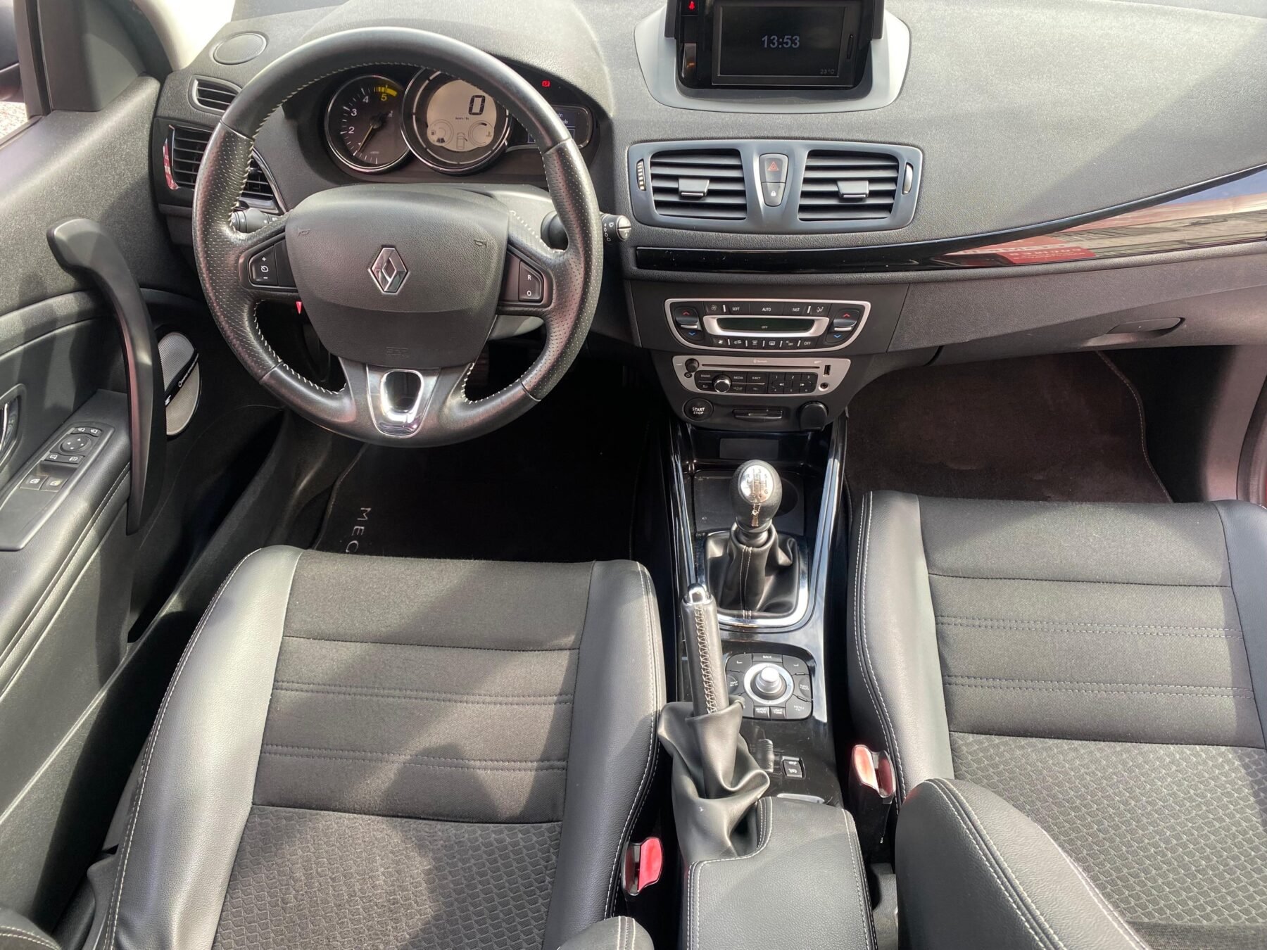 RENAULT Megane RENAULT MEGANE COUPE BOSE ENERGY DCI 110 SS