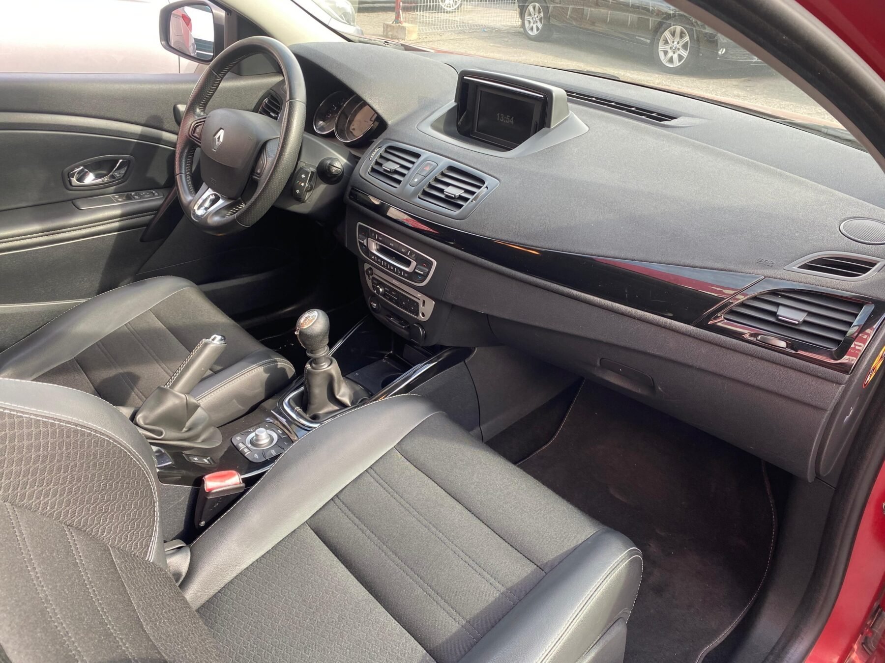 RENAULT Megane RENAULT MEGANE COUPE BOSE ENERGY DCI 110 SS