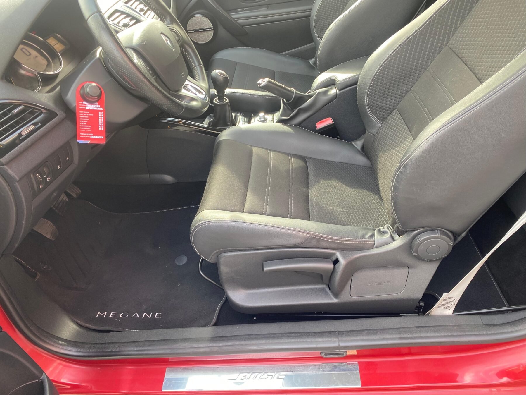 RENAULT Megane RENAULT MEGANE COUPE BOSE ENERGY DCI 110 SS