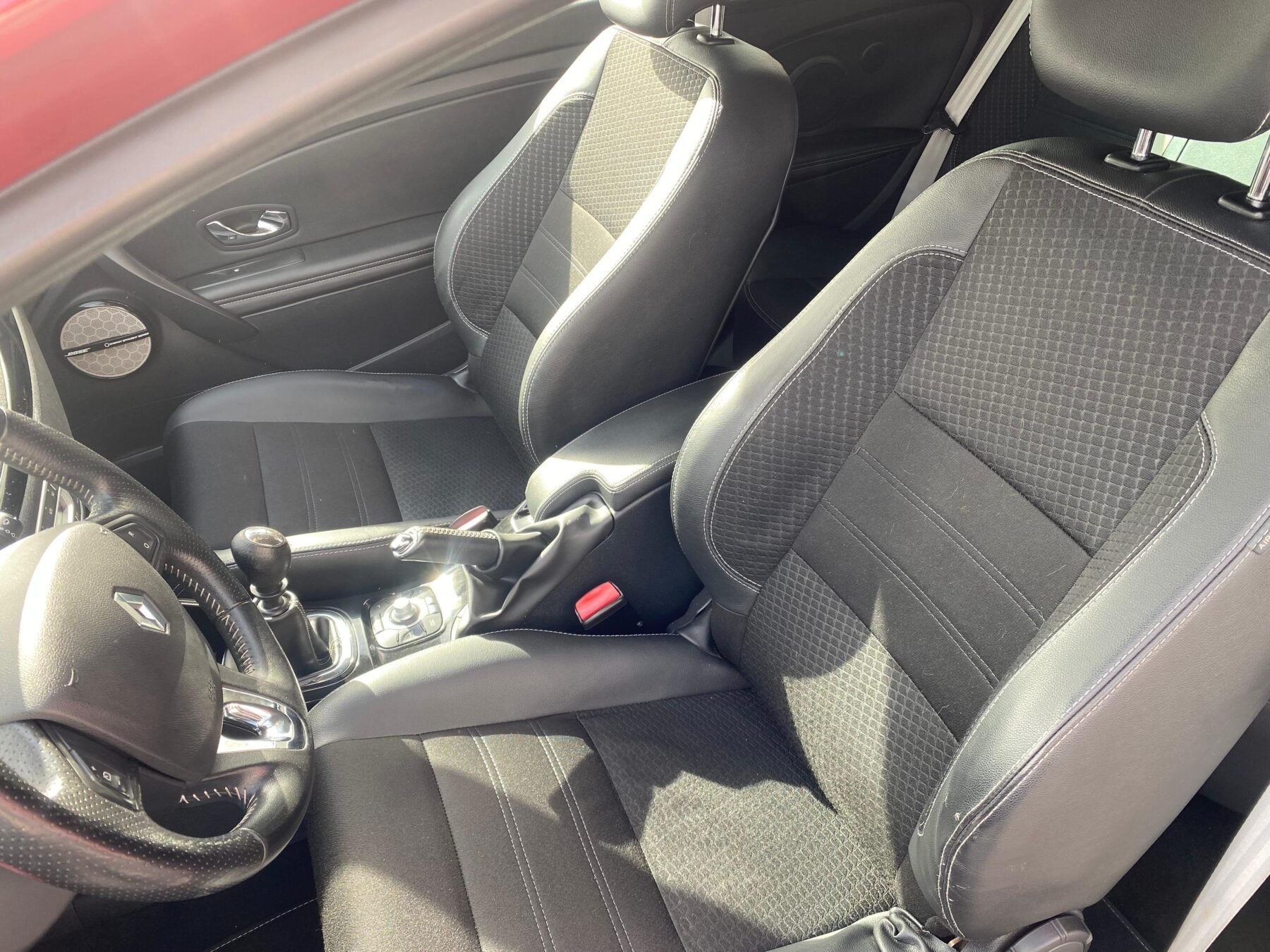 RENAULT Megane RENAULT MEGANE COUPE BOSE ENERGY DCI 110 SS