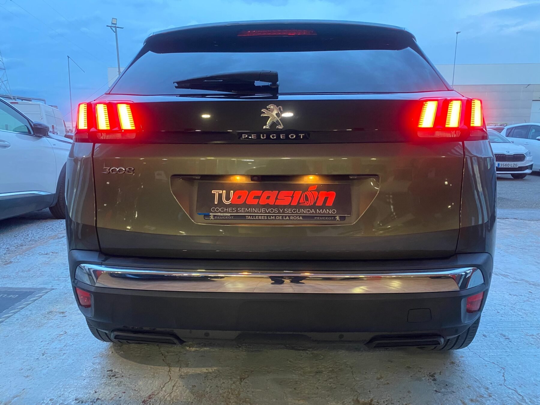 PEUGEOT 3008 1.5 BLUE HDI  EAT8 S&S