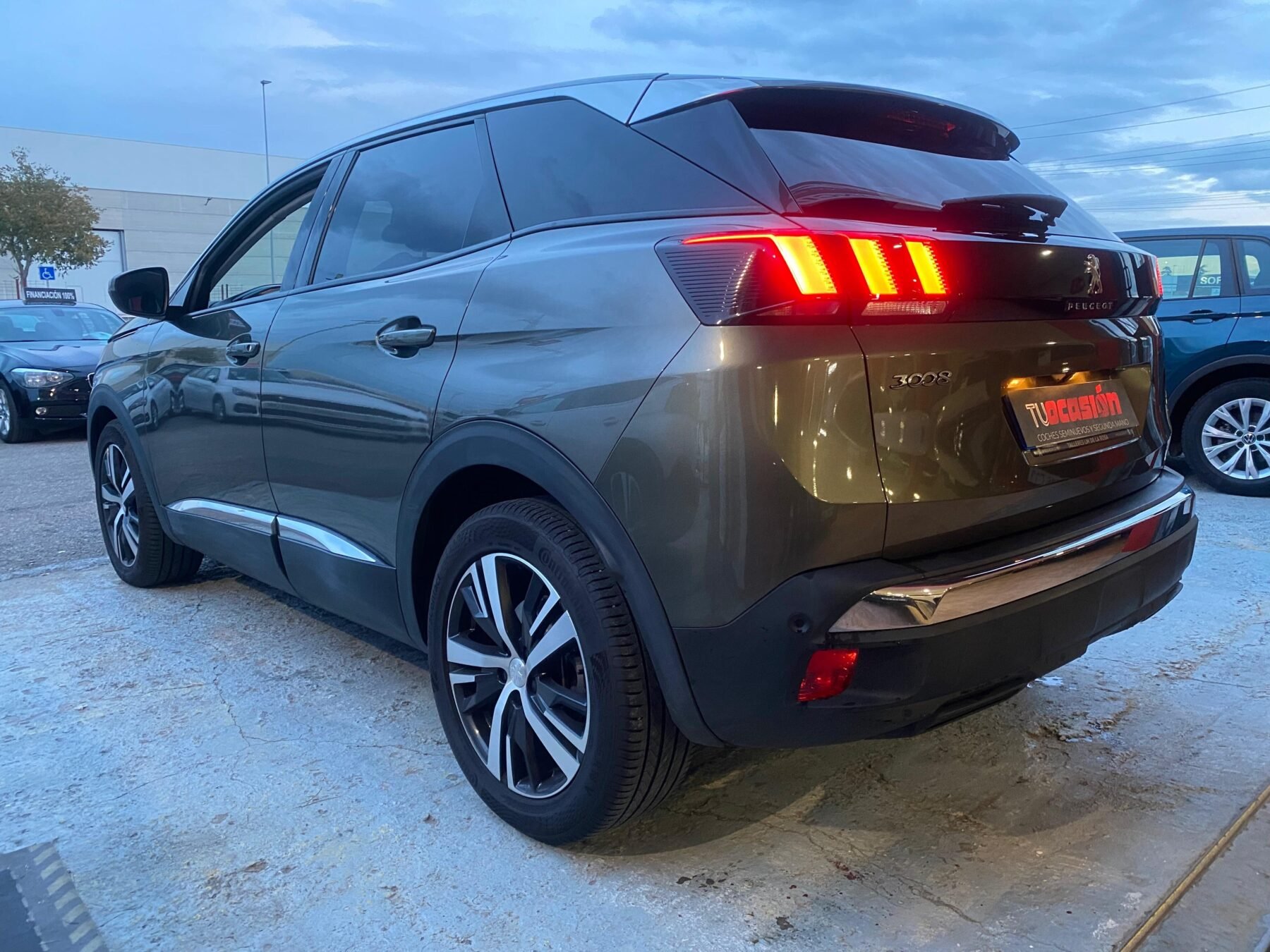 PEUGEOT 3008 1.5 BLUE HDI  EAT8 S&S