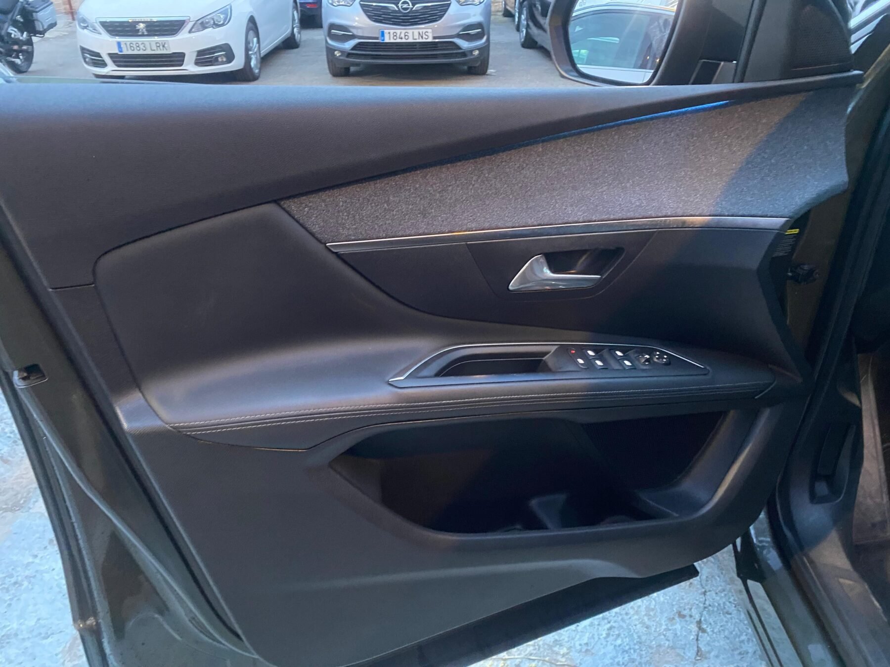 PEUGEOT 3008 1.5 BLUE HDI  EAT8 S&S