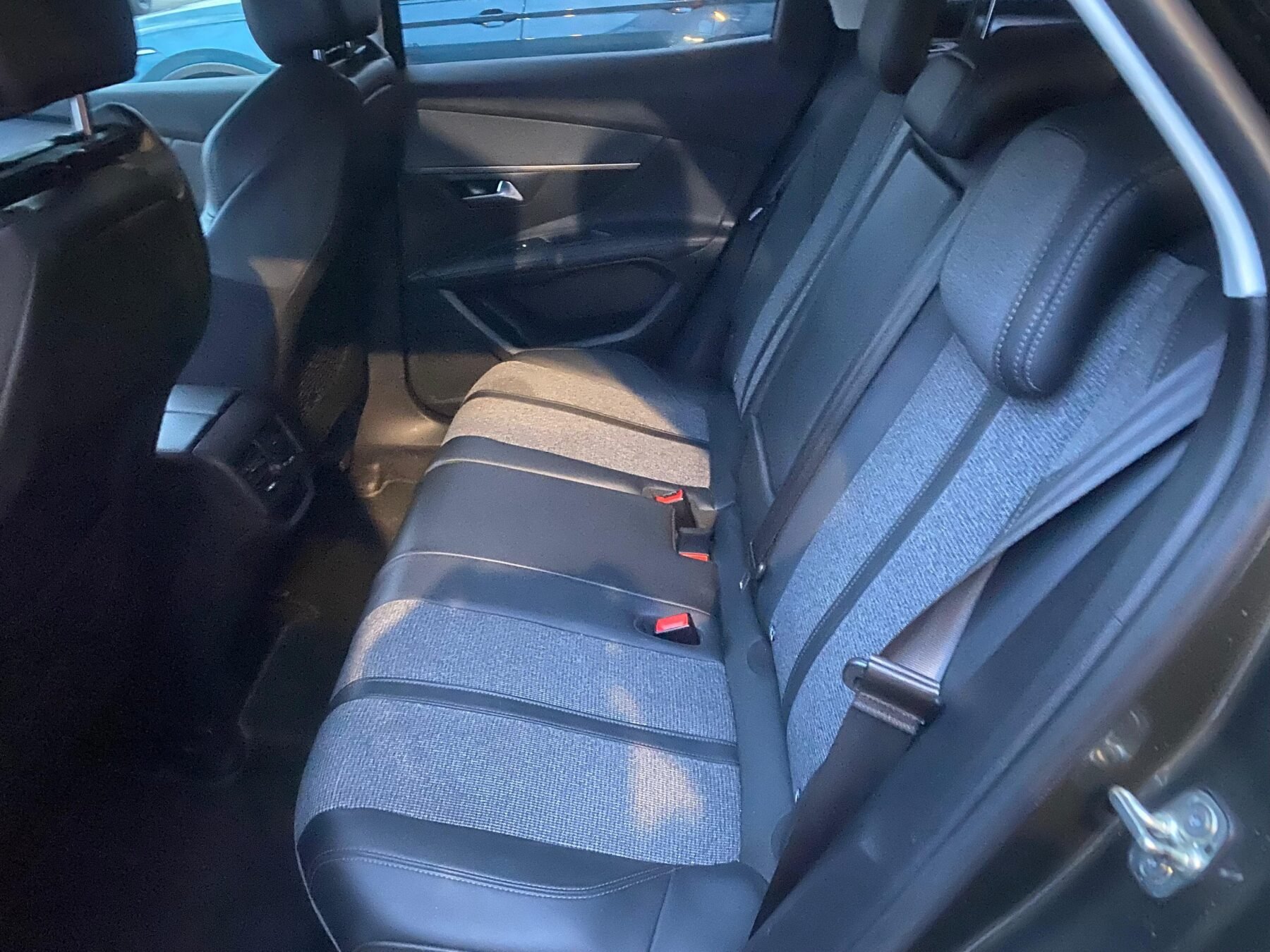 PEUGEOT 3008 1.5 BLUE HDI  EAT8 S&S