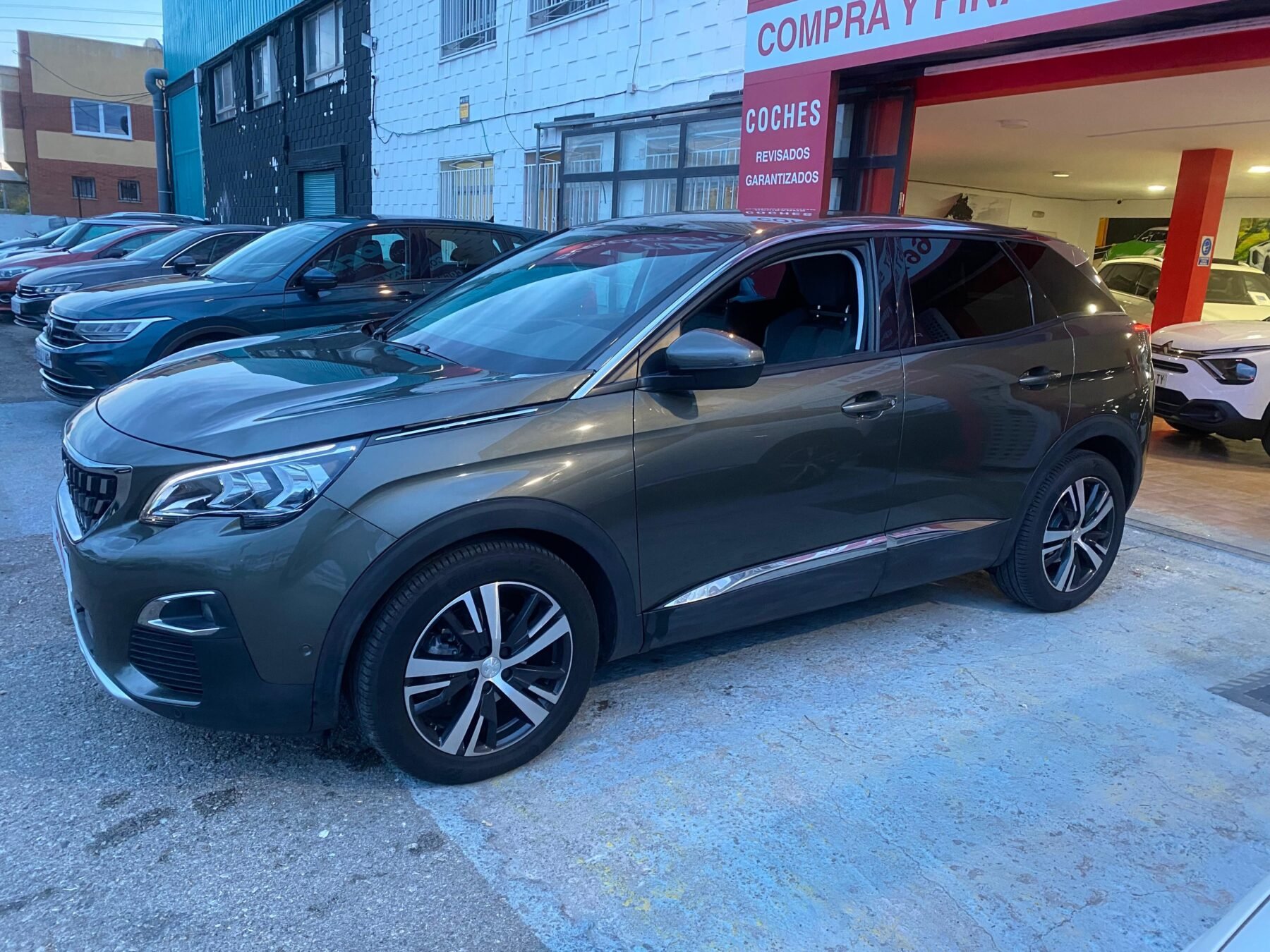 PEUGEOT 3008 1.5 BLUE HDI  EAT8 S&S