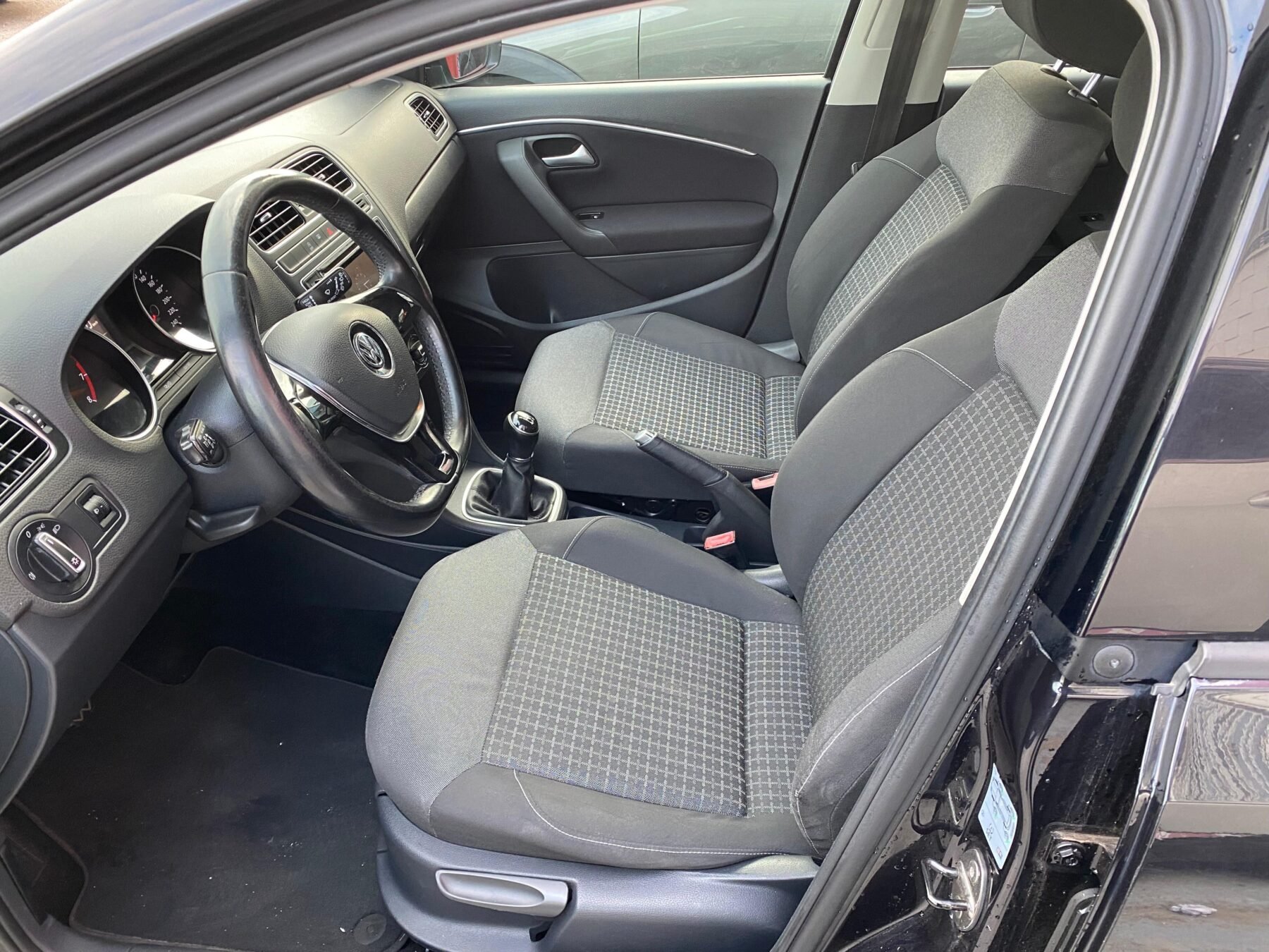 VOLKSWAGEN polo ADVANCE 12 6R12CV